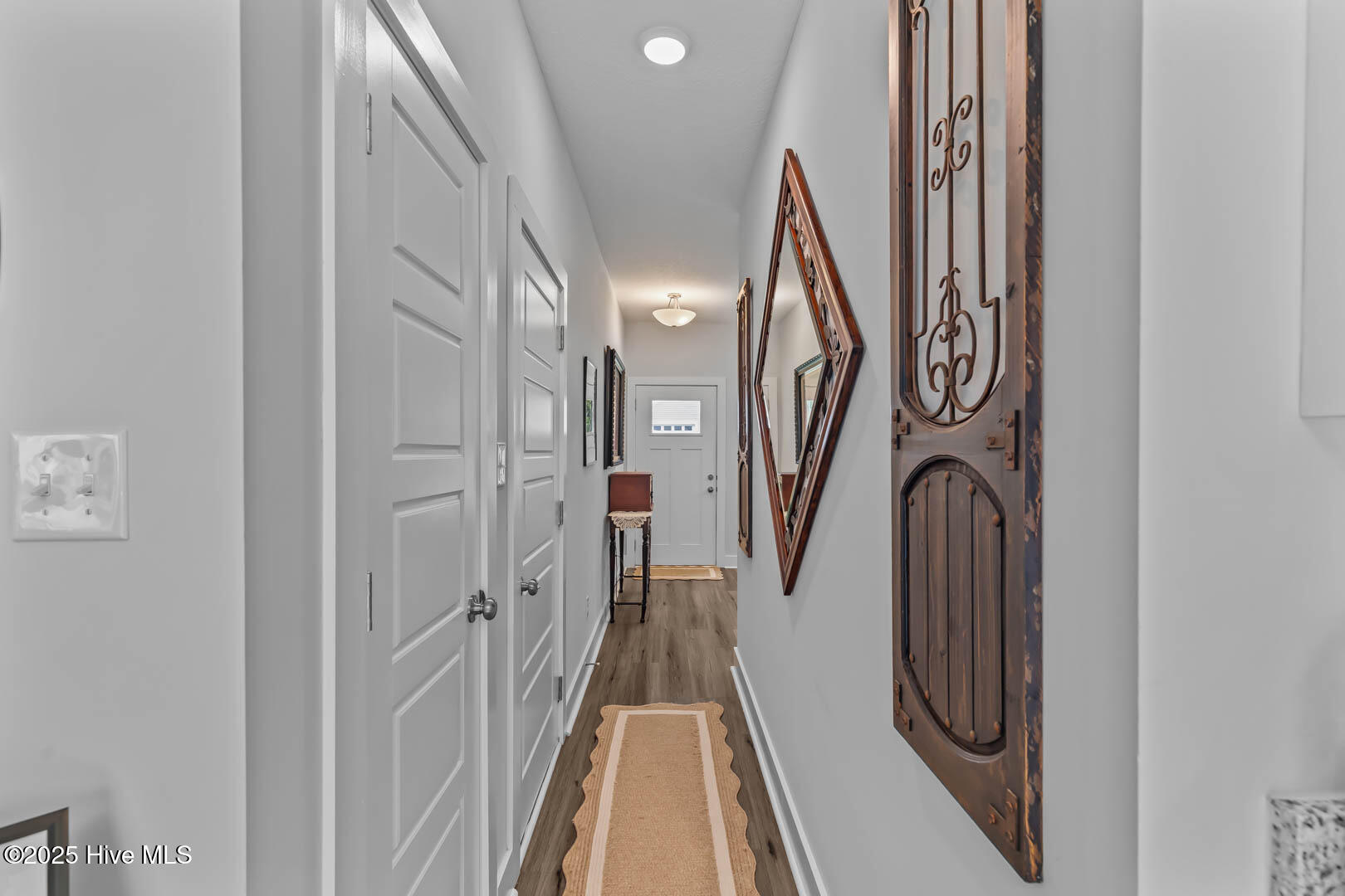 100544097 | Photo 30