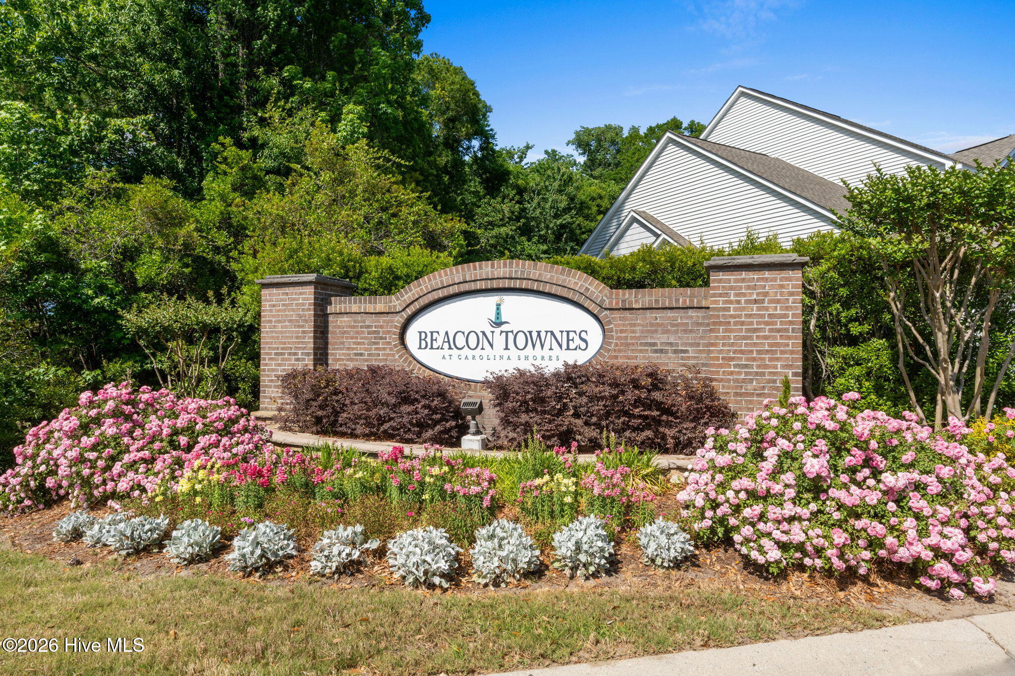 100570340 | Photo 70