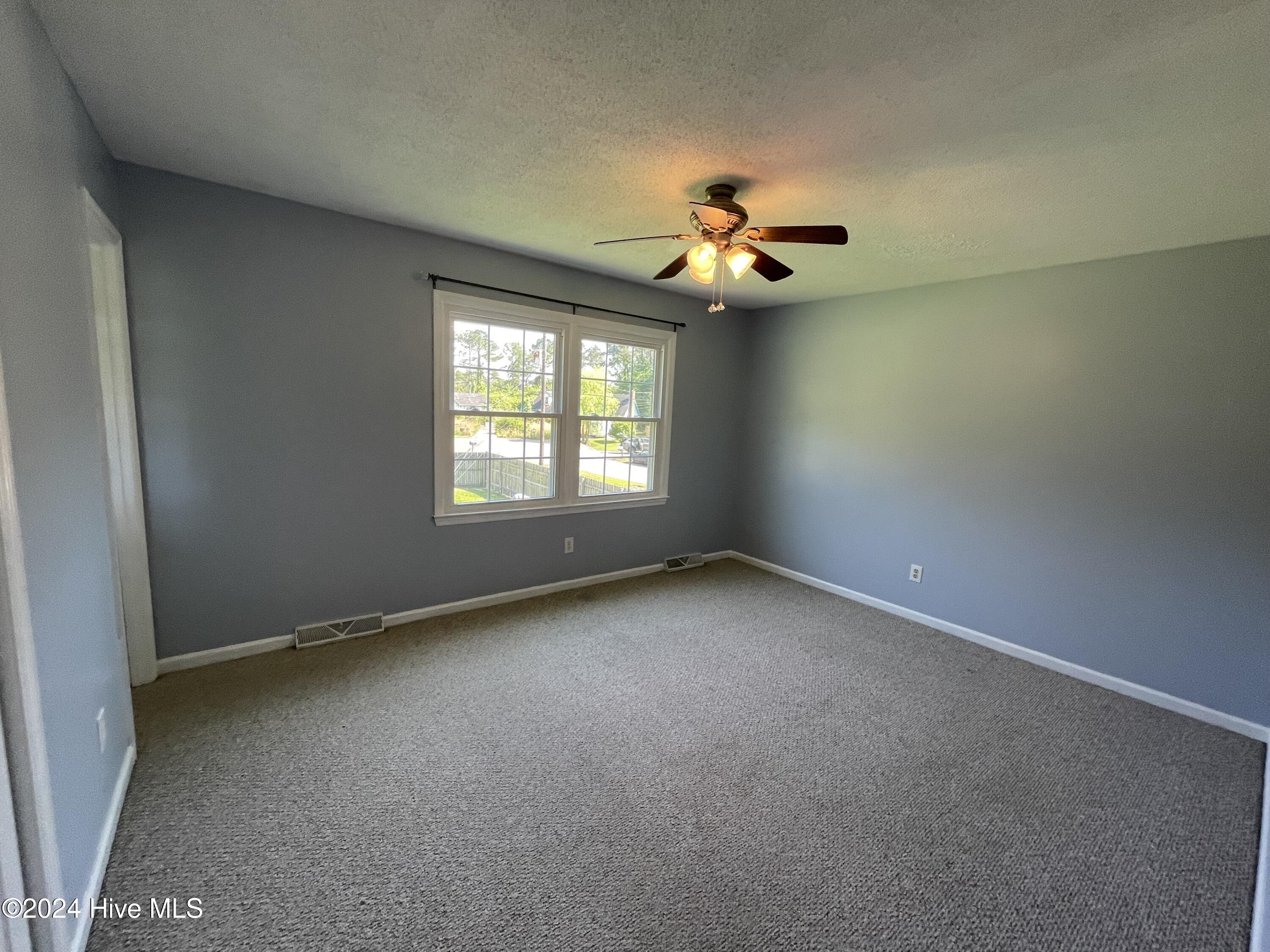 100549499 | Photo 10