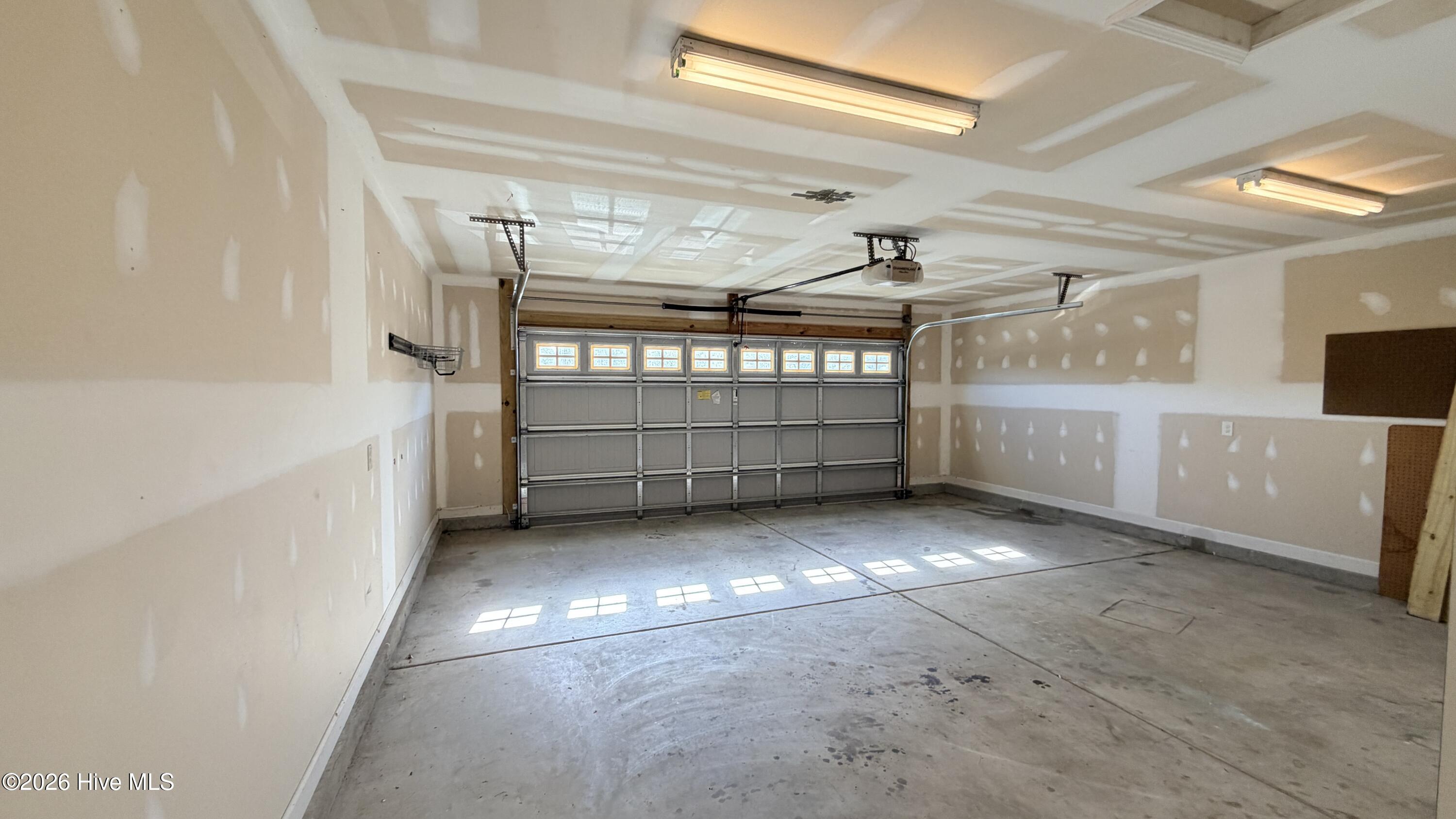 100559165 | Photo 24