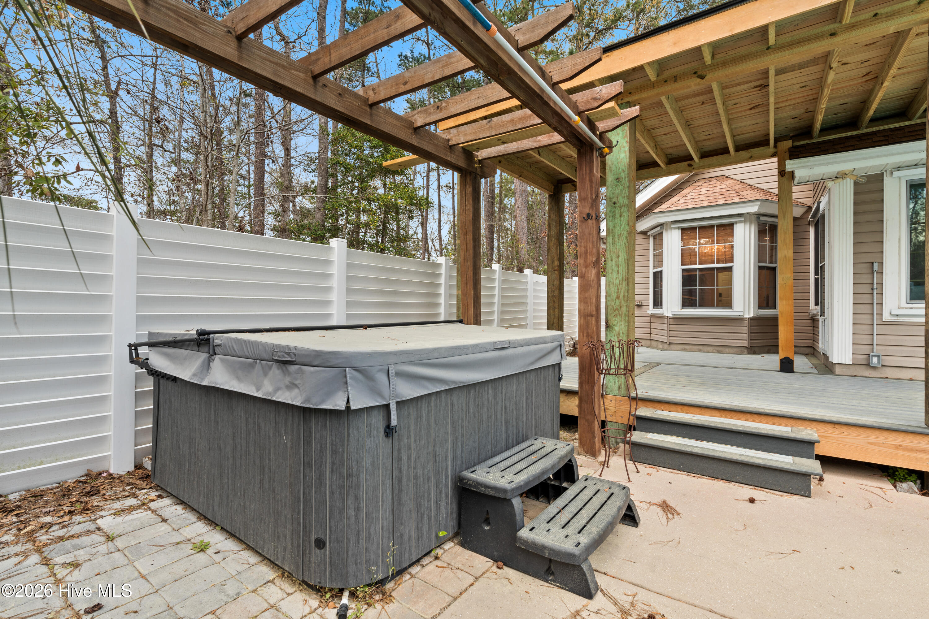 100562430 | Photo 37