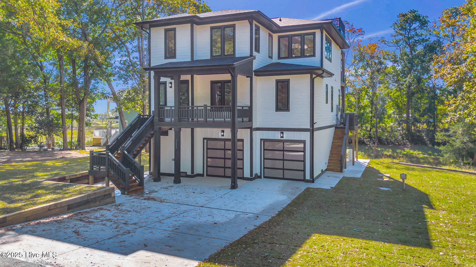 100539388 | Photo 76