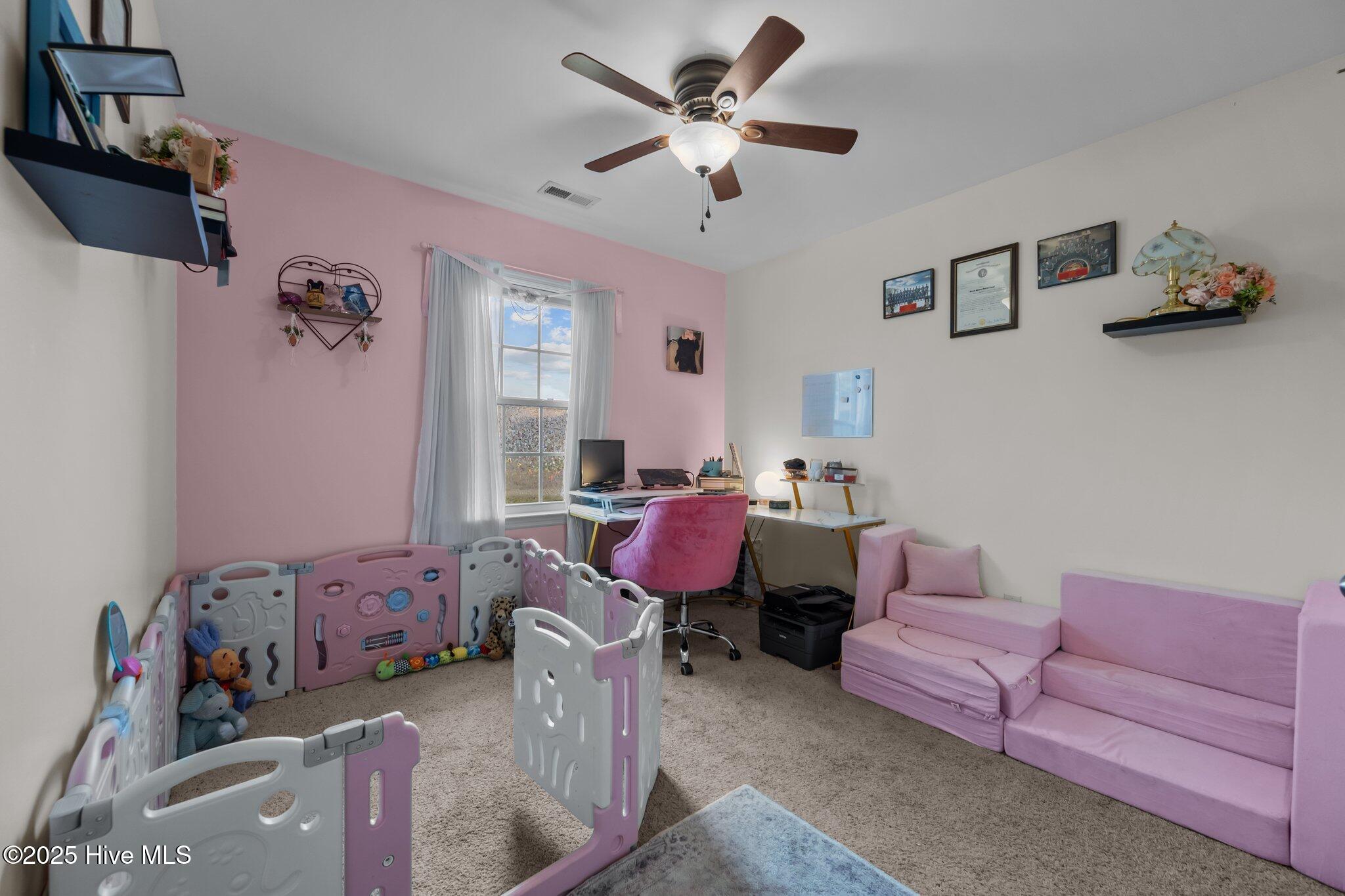 100557104 | Photo 35