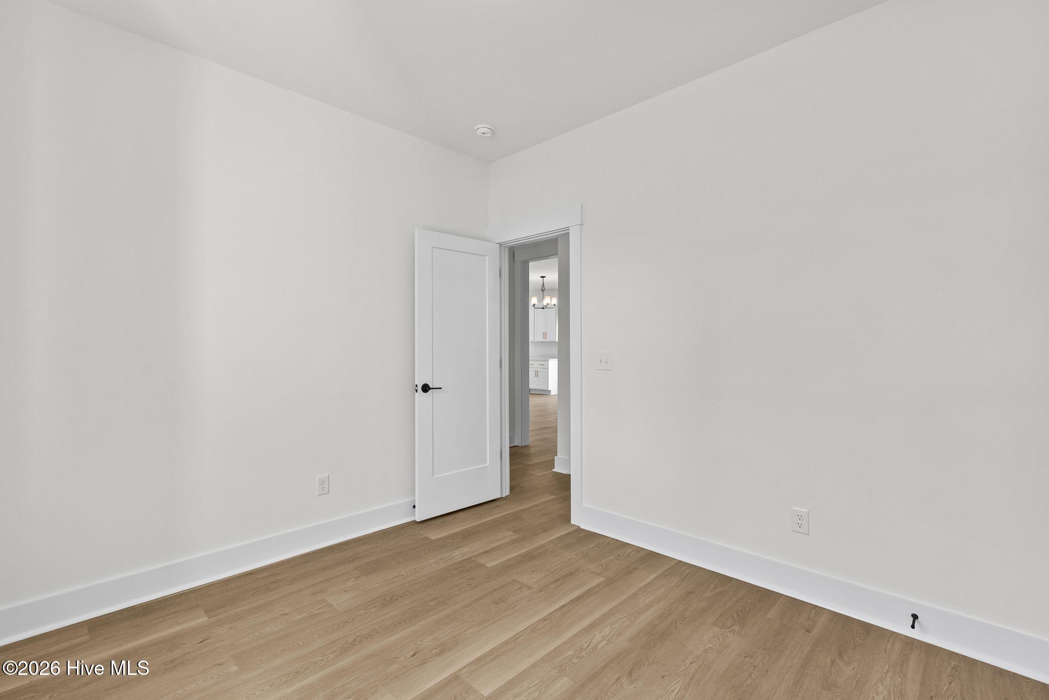 100567238 | Photo 21