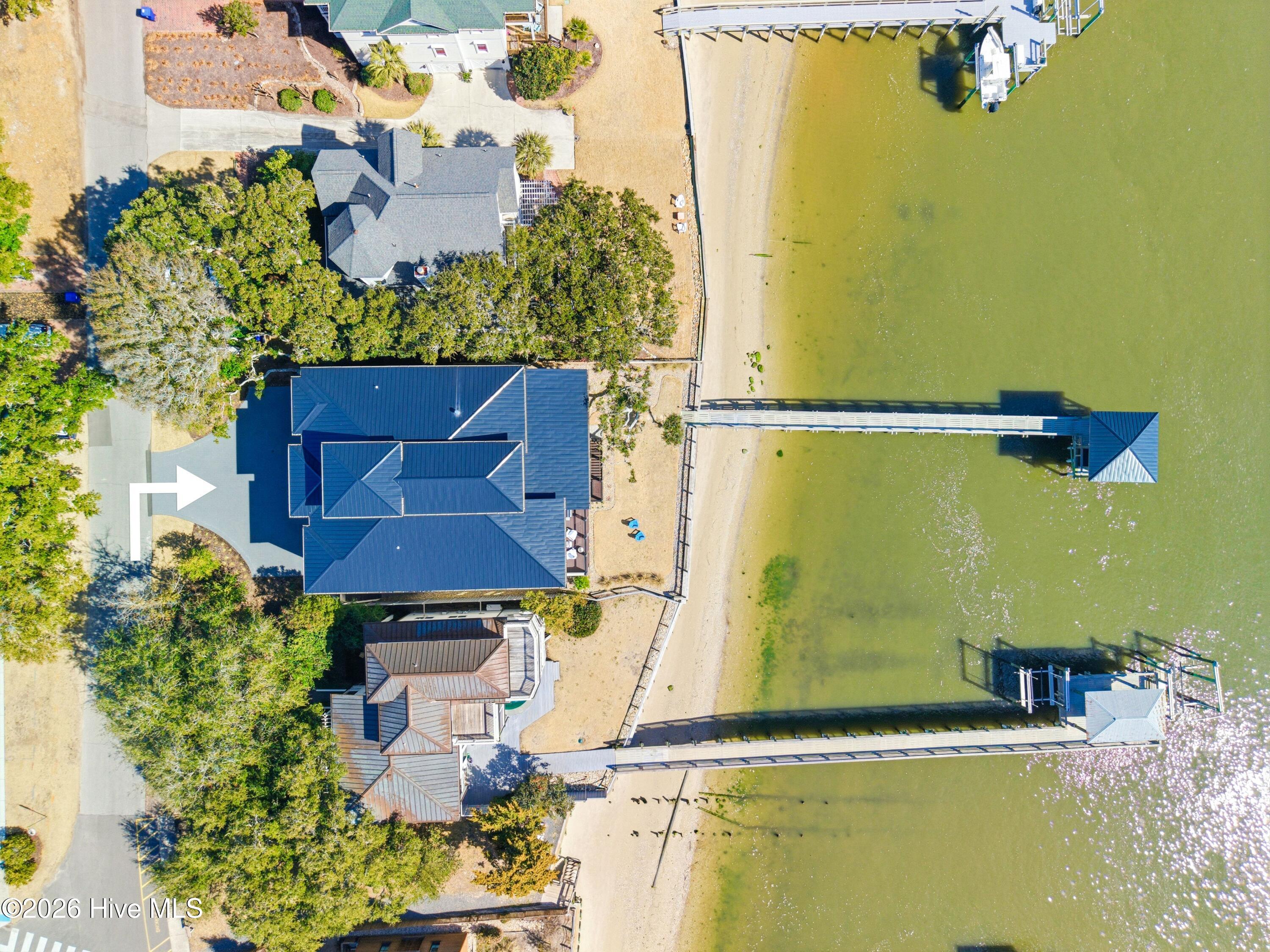 100556008 | Photo 57