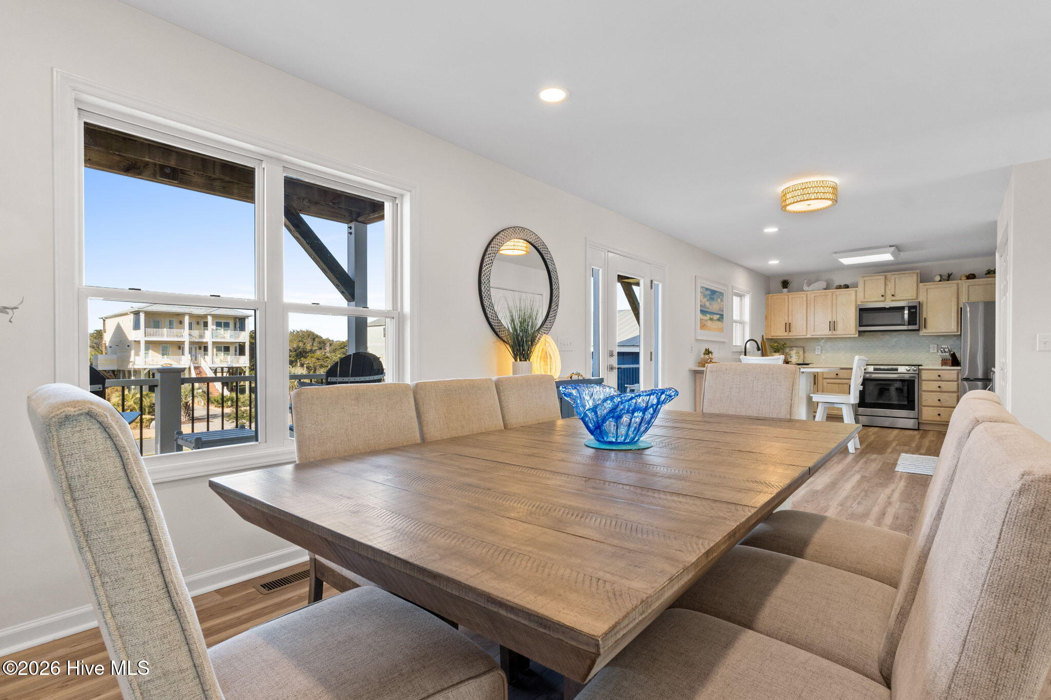 100558886 | Photo 14