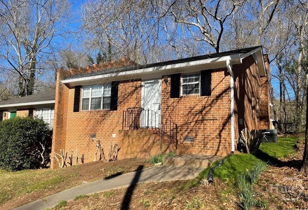 Property at 130 Oxford Court