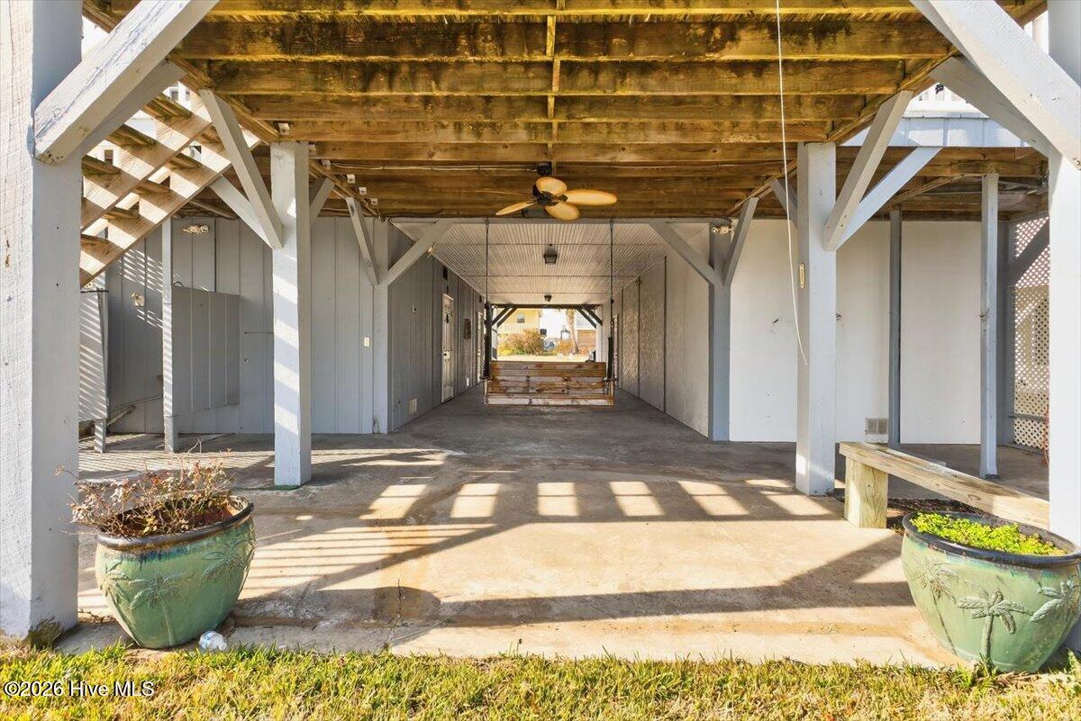 100548293 | Photo 44