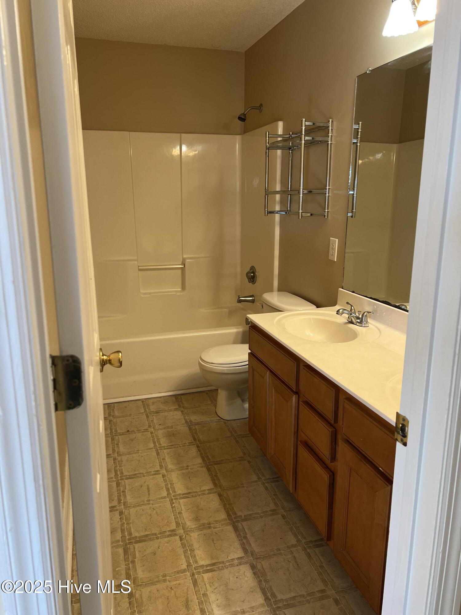 100537449 | Photo 15