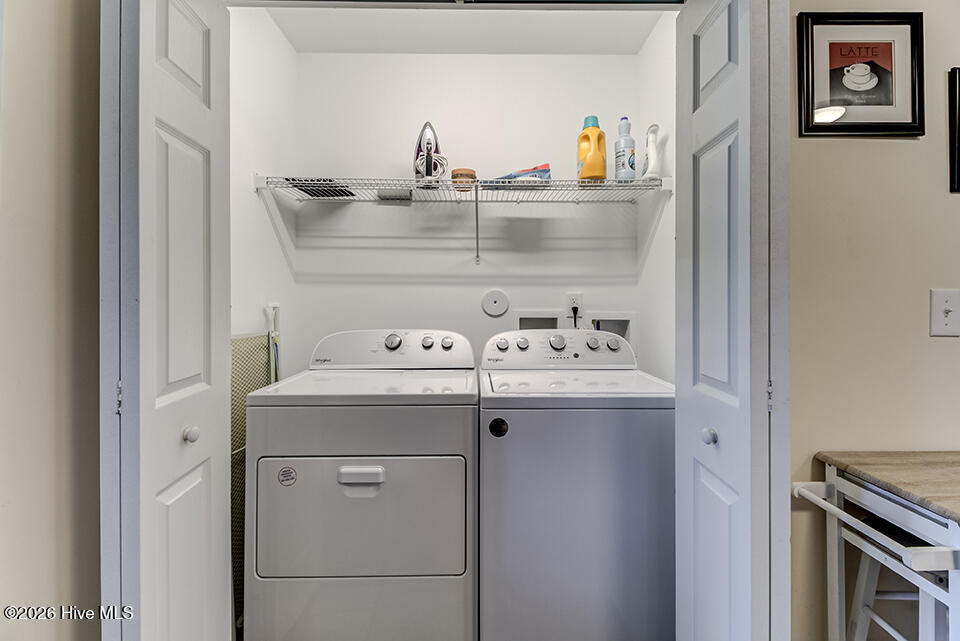 100550218 | Photo 34