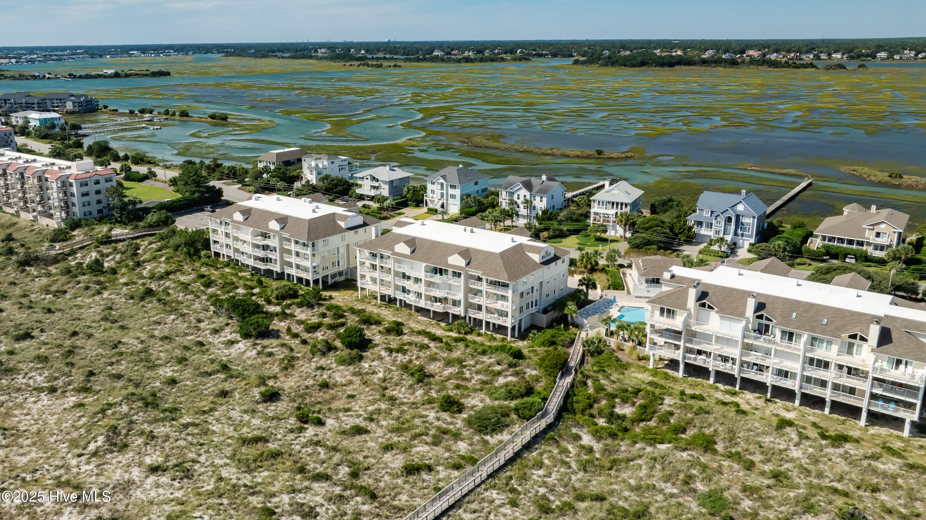 100535604 | Photo 85