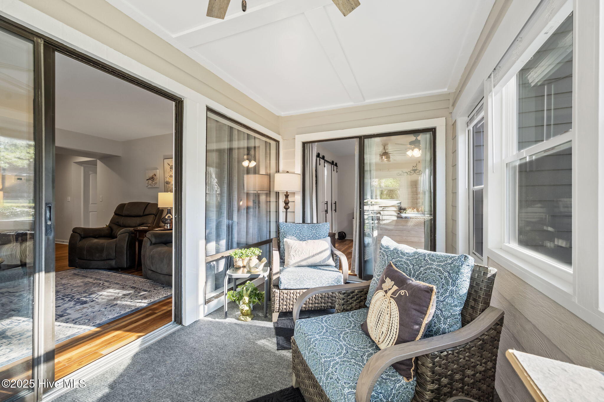 100537179 | Photo 29