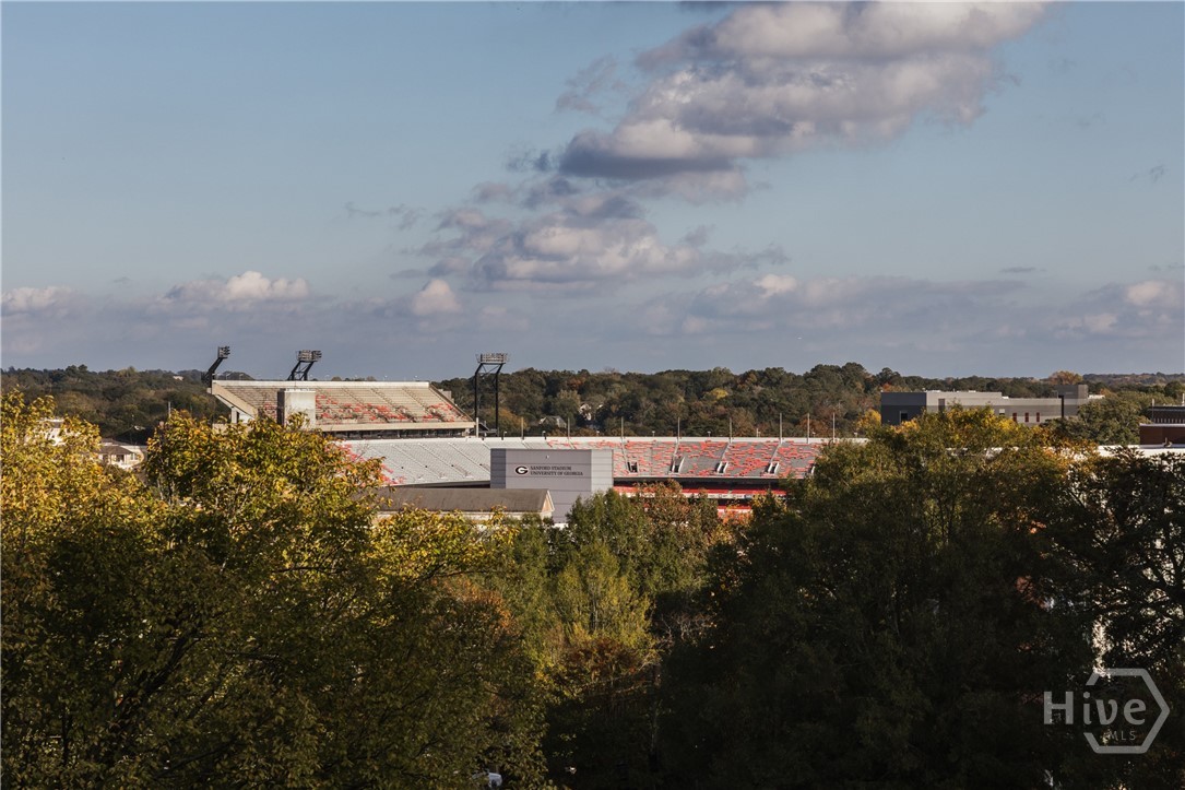 494 Baxter Street 32