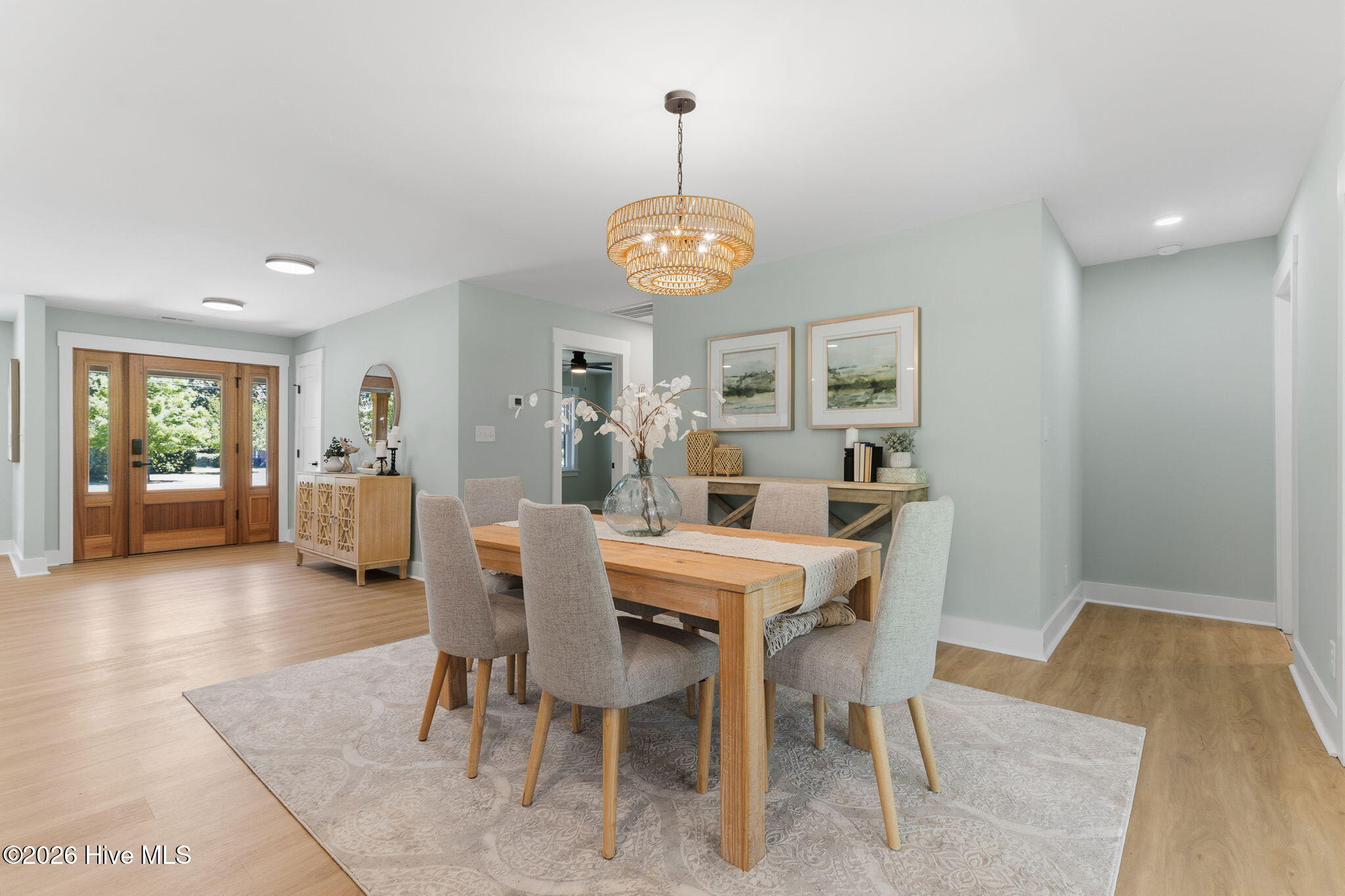 100569769 | Photo 32