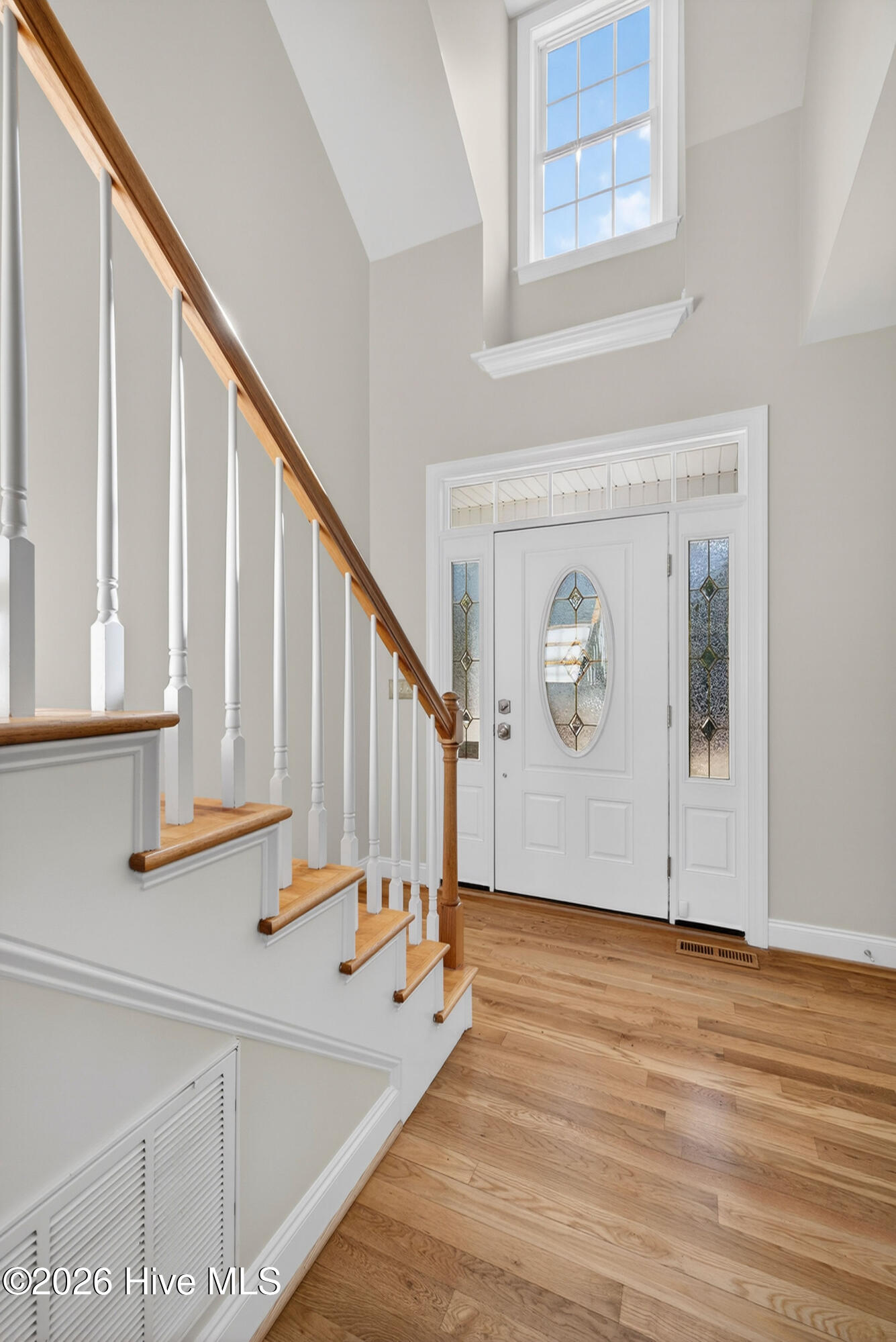 100554466 | Photo 15