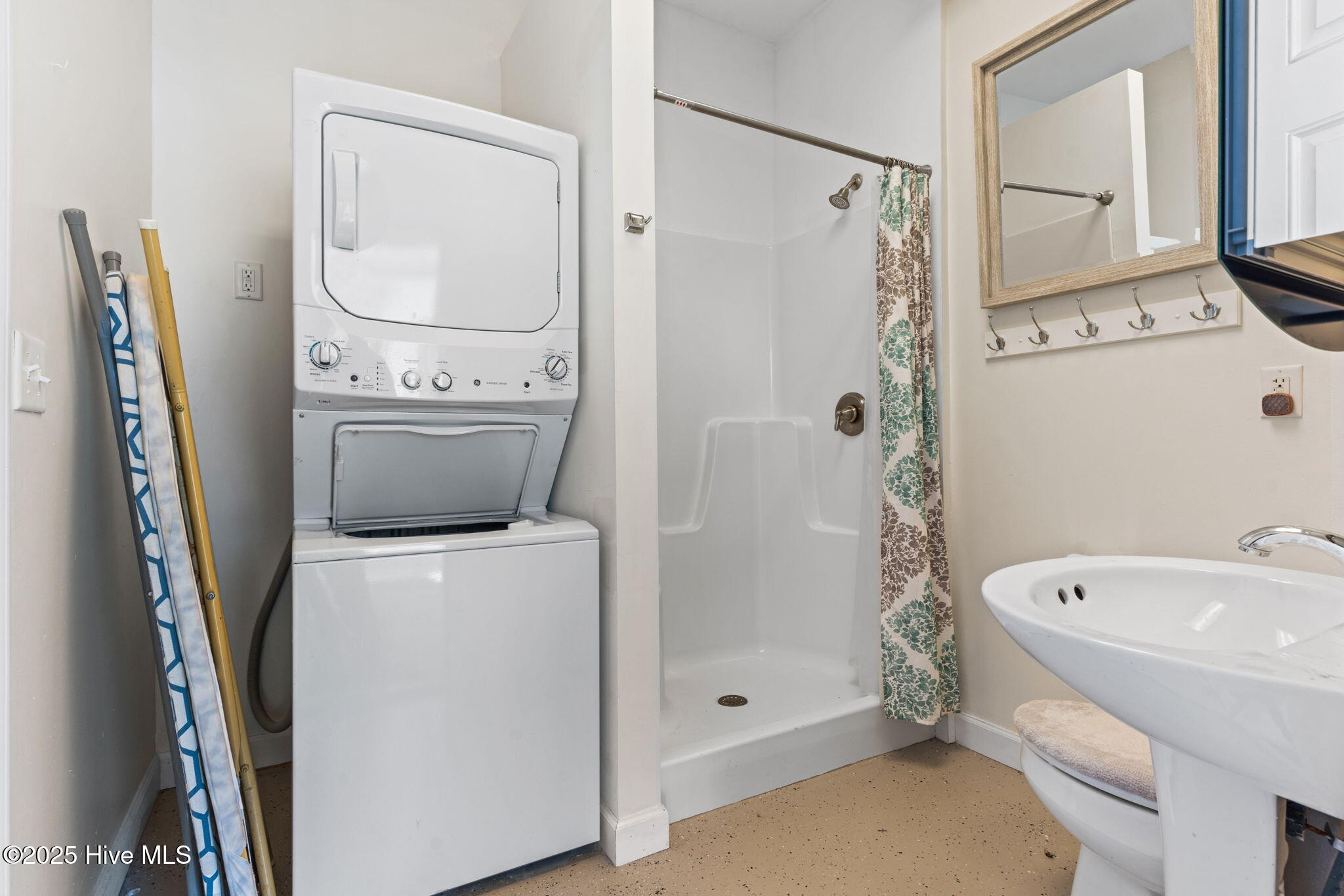 100542158 | Photo 58