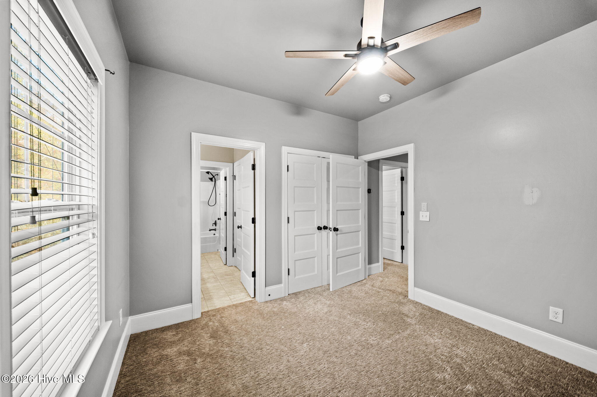 100565023 | Photo 27