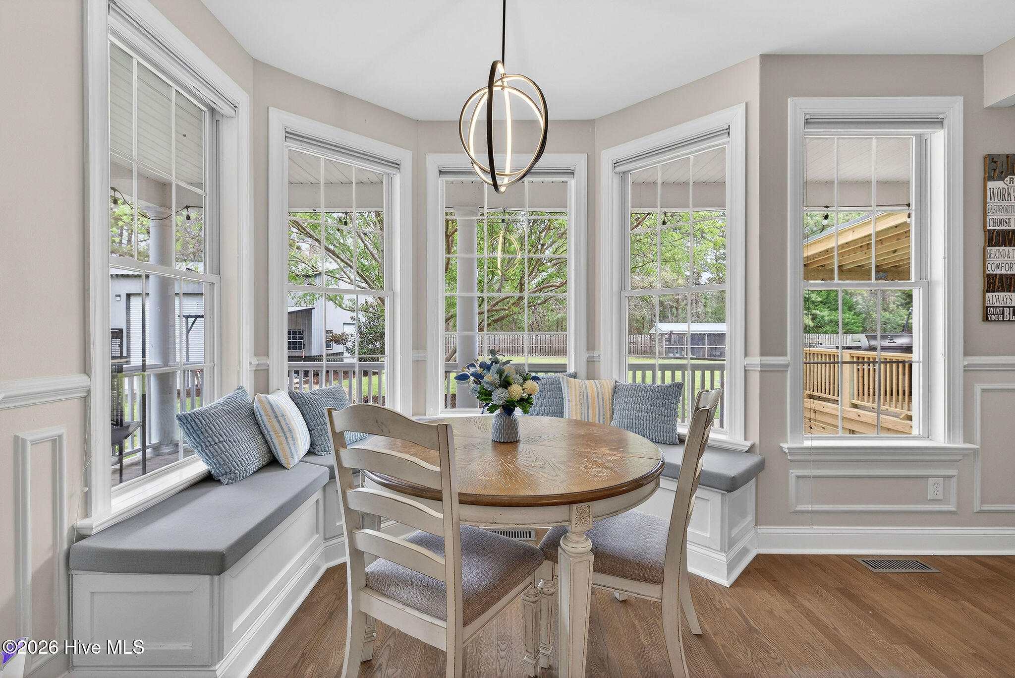 100563131 | Photo 22