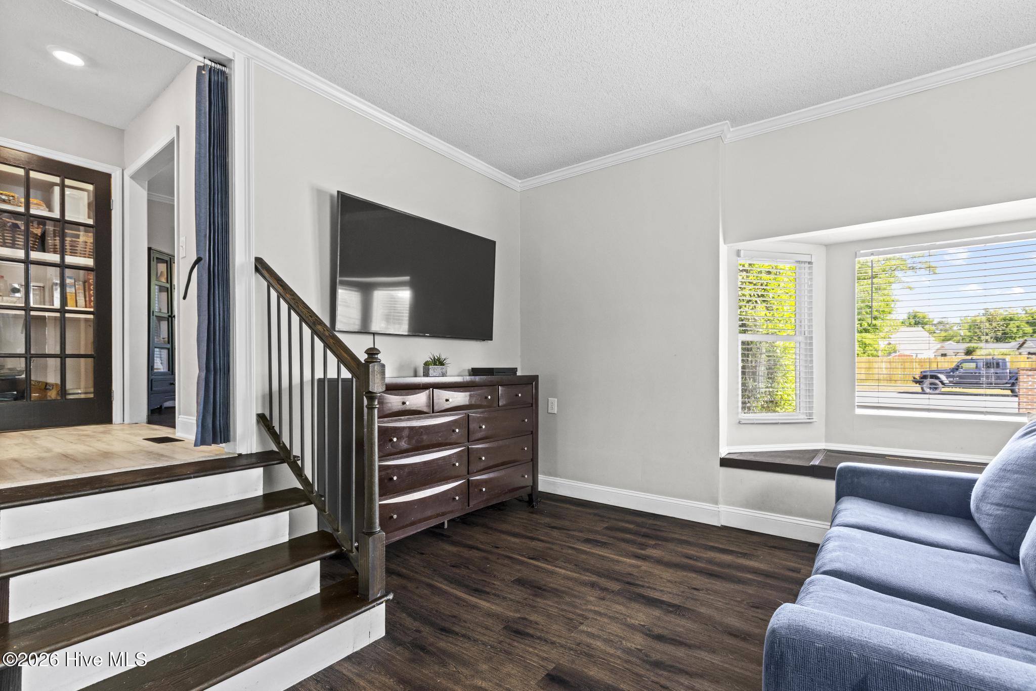 100568439 | Photo 19