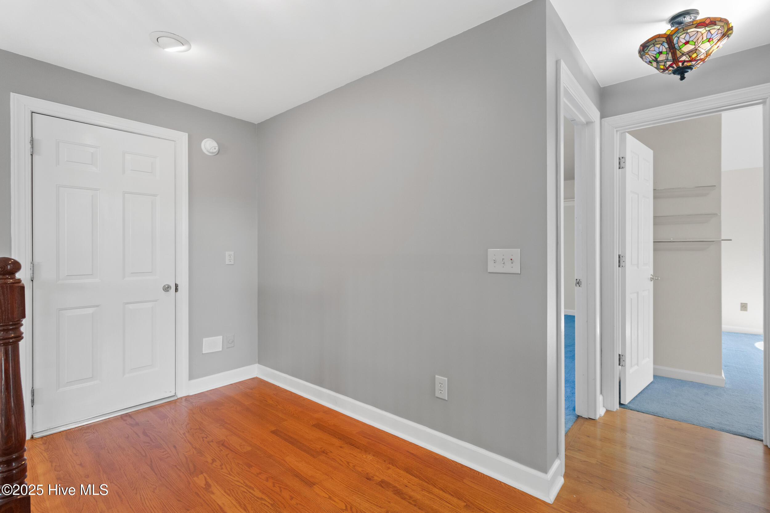 100531940 | Photo 37