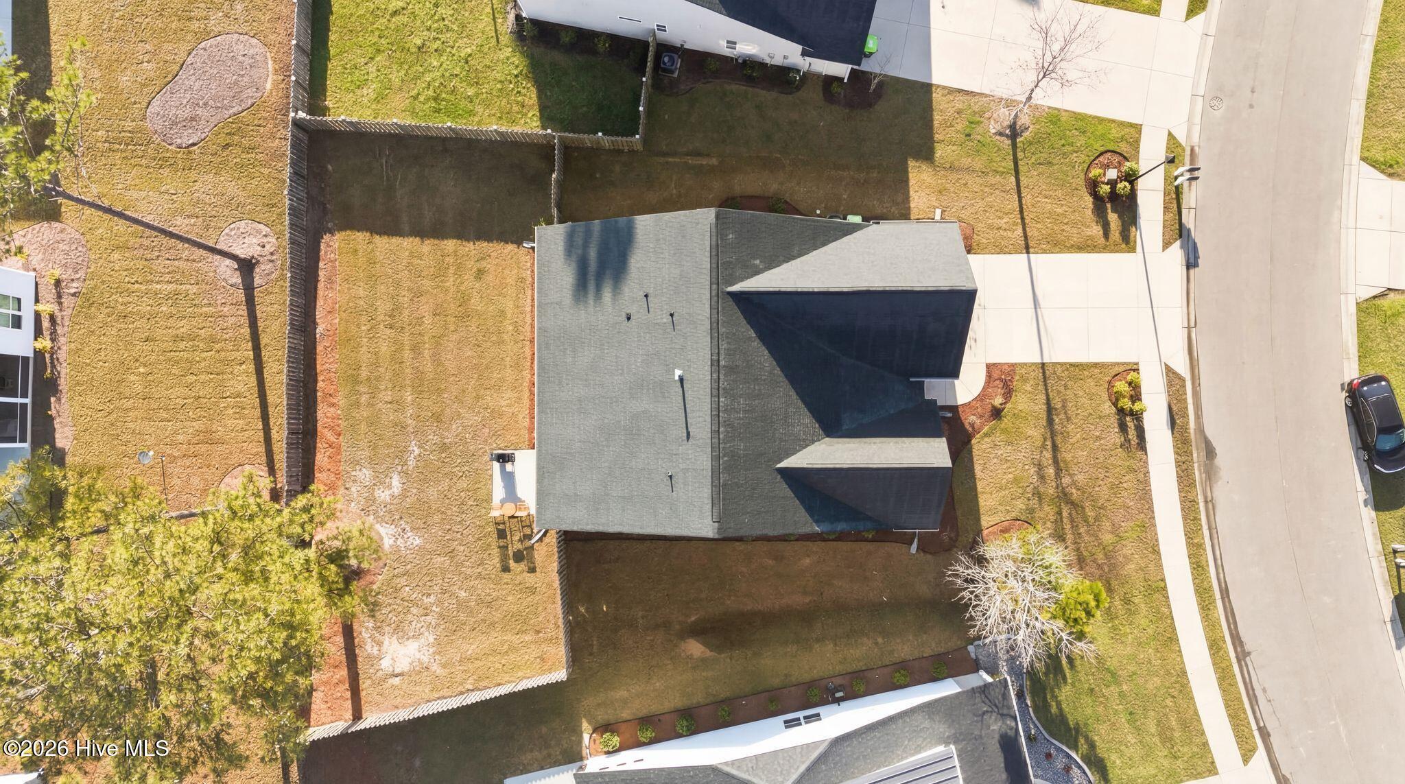 100563254 | Photo 92