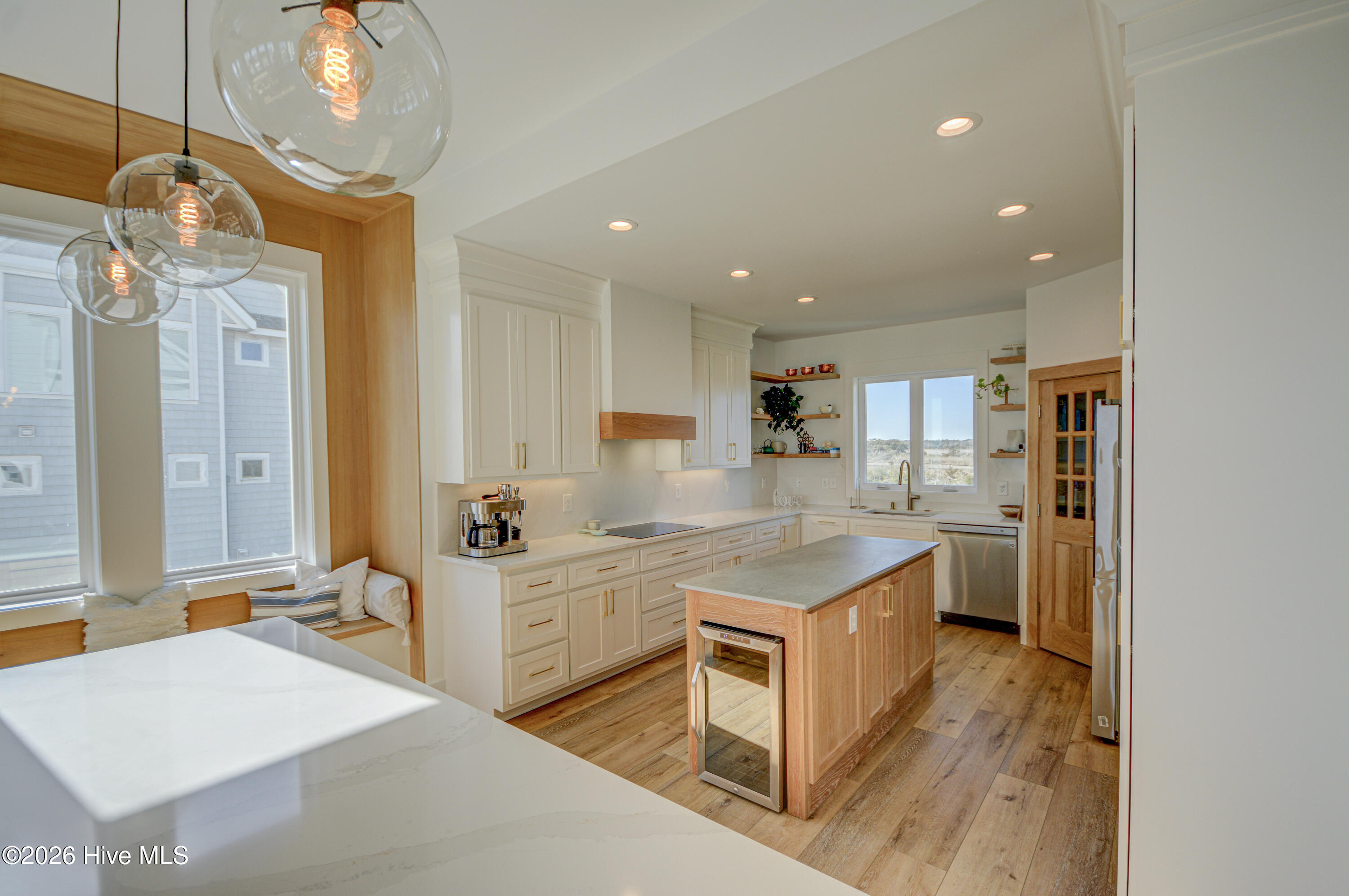 100556459 | Photo 16