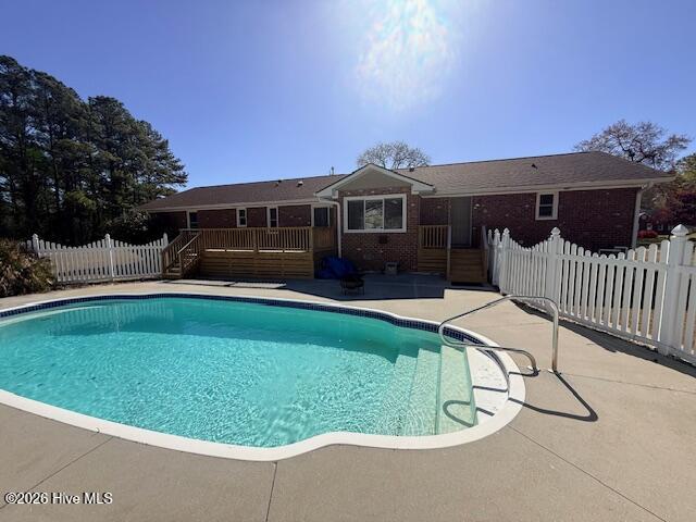 402 Crestwood Drive,Newport