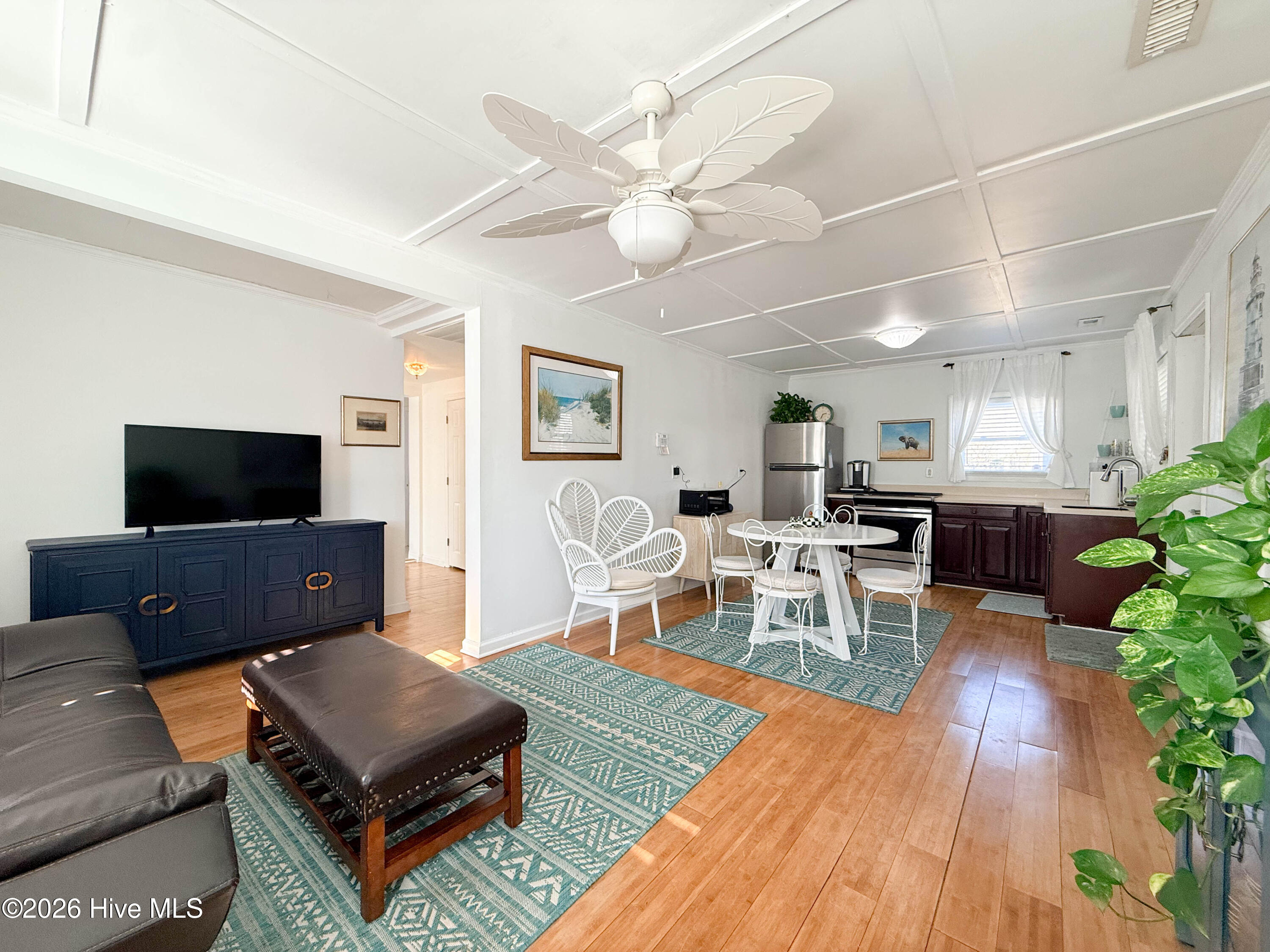 100556451 | Photo 35