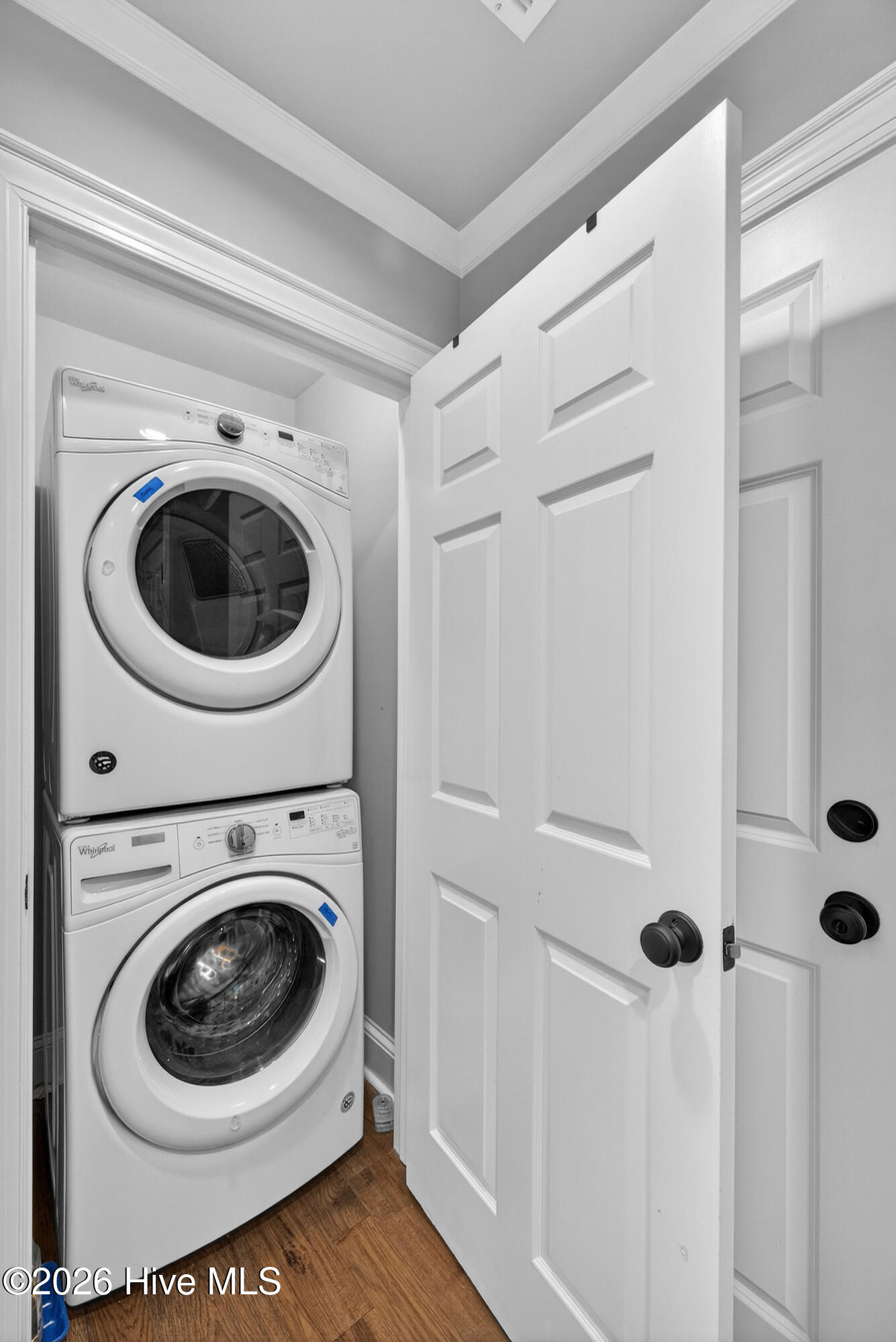 100565960 | Photo 53