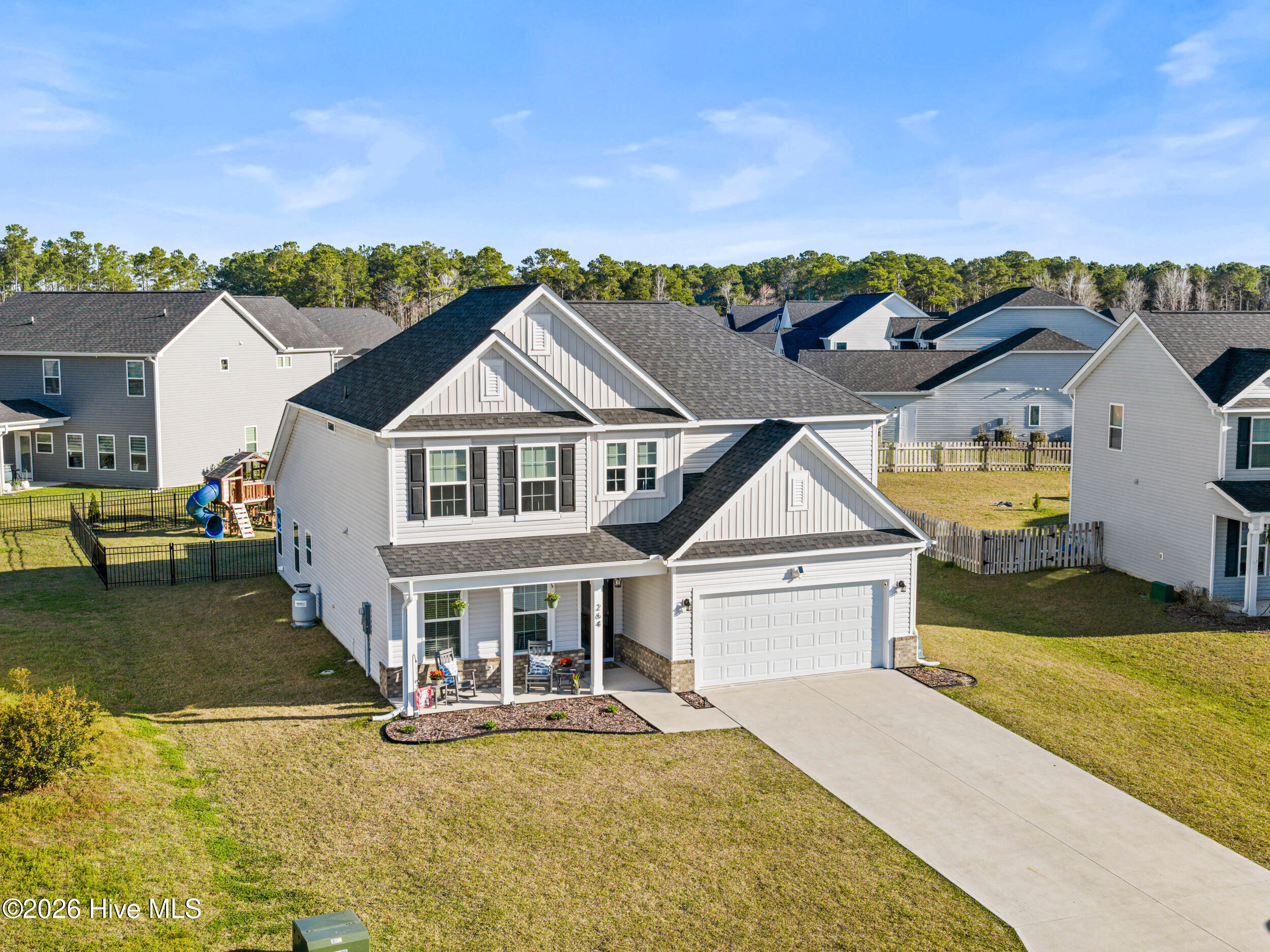 100565919 | Photo 61