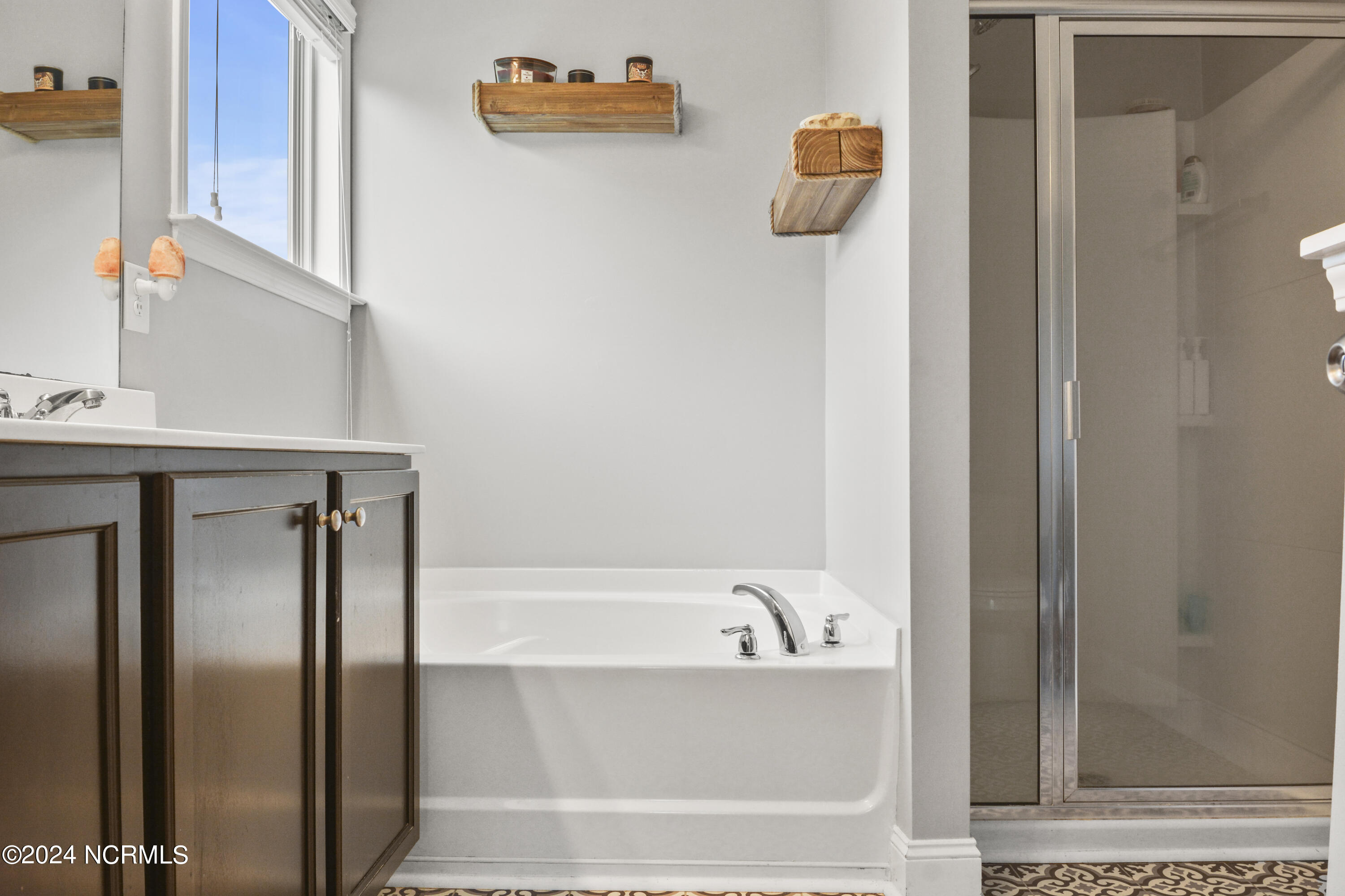 100566117 | Photo 40