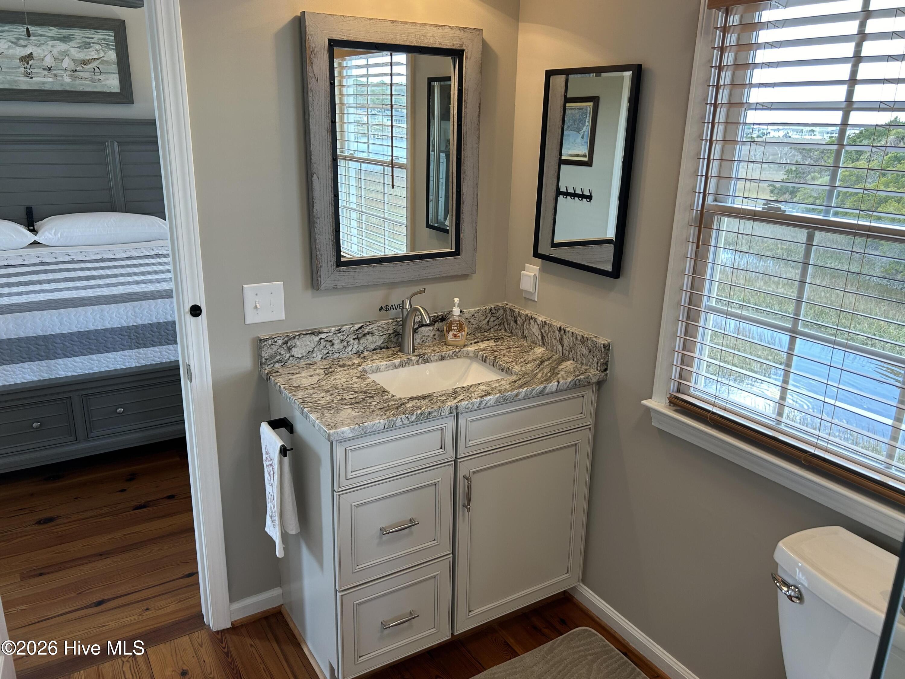 100553308 | Photo 25