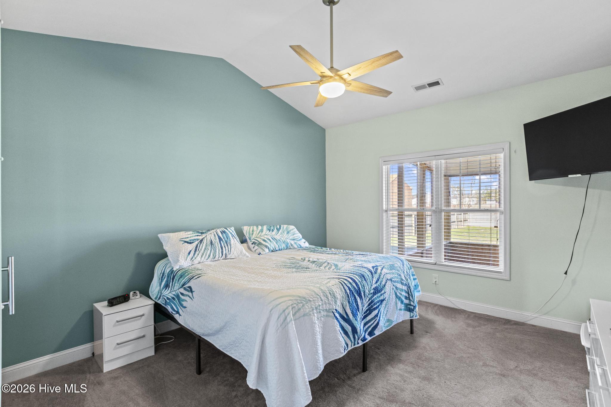 100550507 | Photo 13