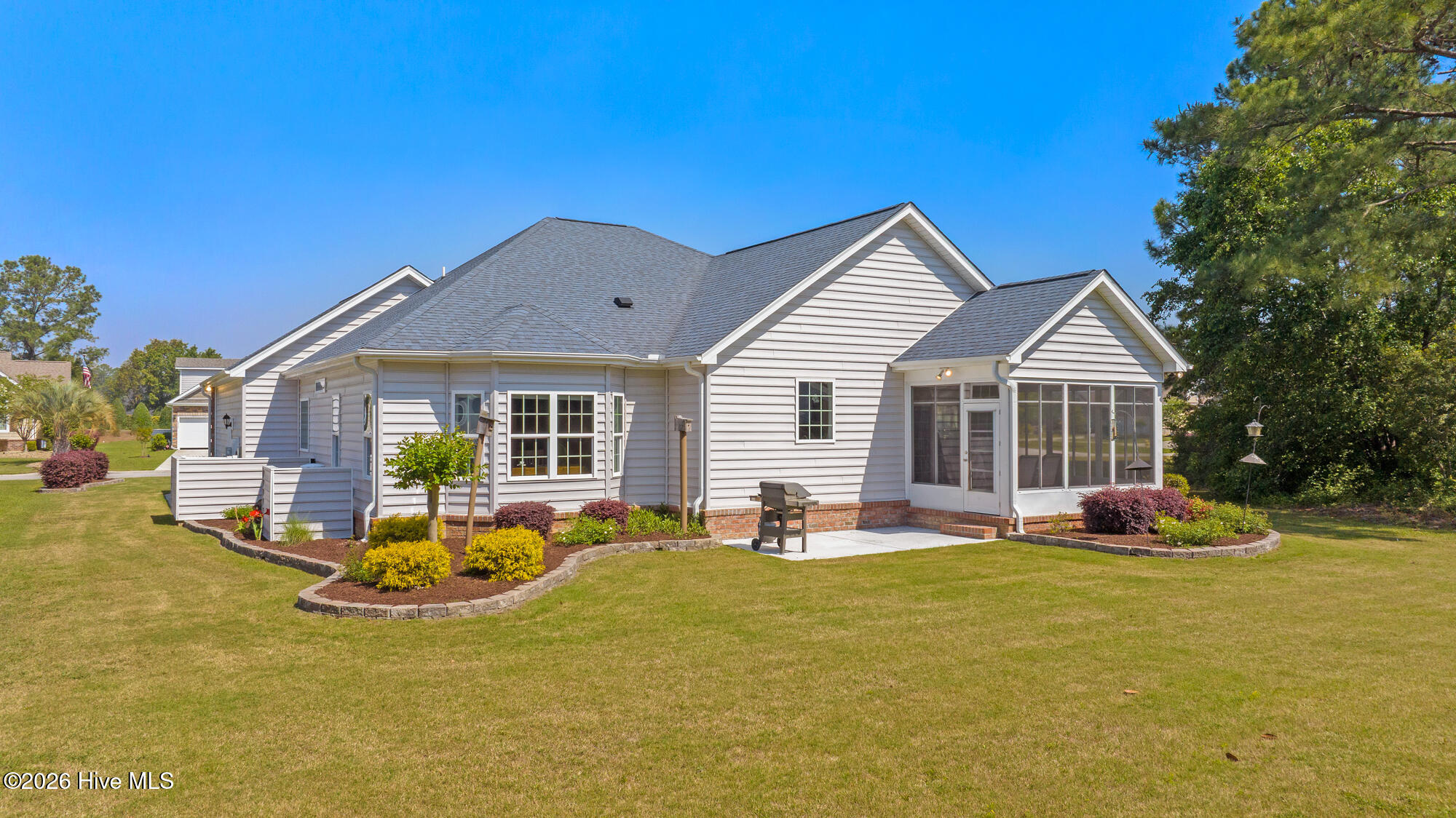 100567738 | Photo 47