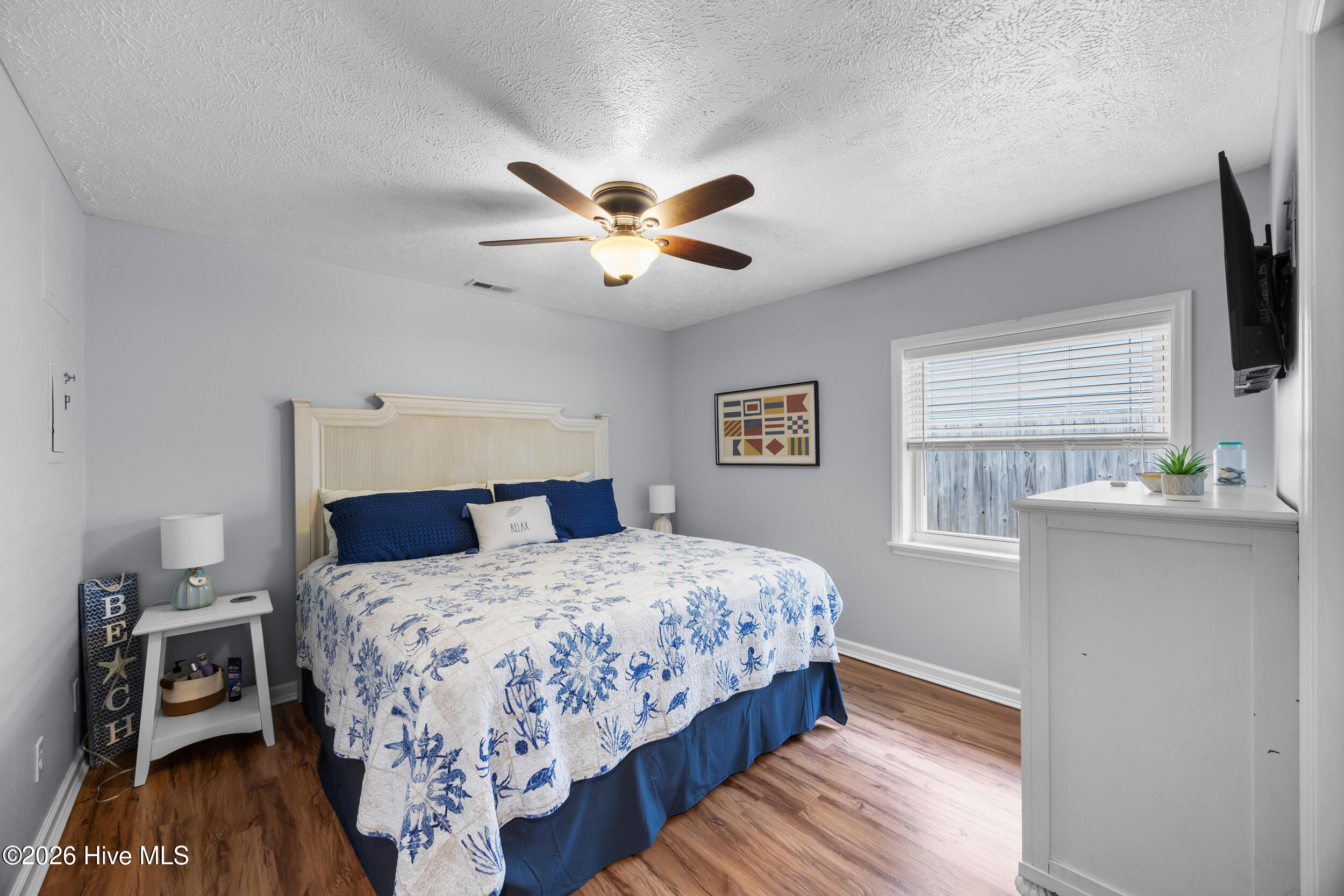 100554331 | Photo 24