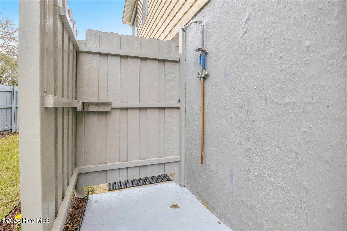 100550446 | Photo 28