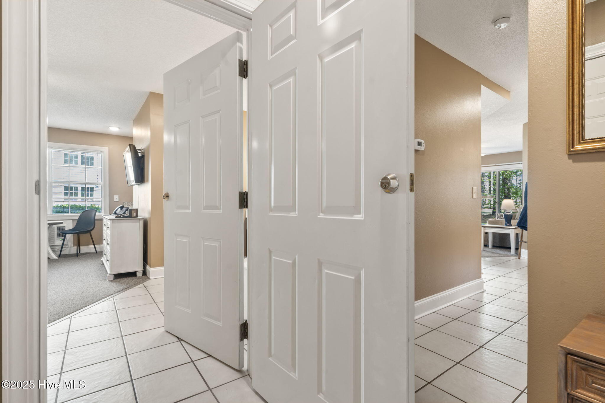 100501410 | Photo 11