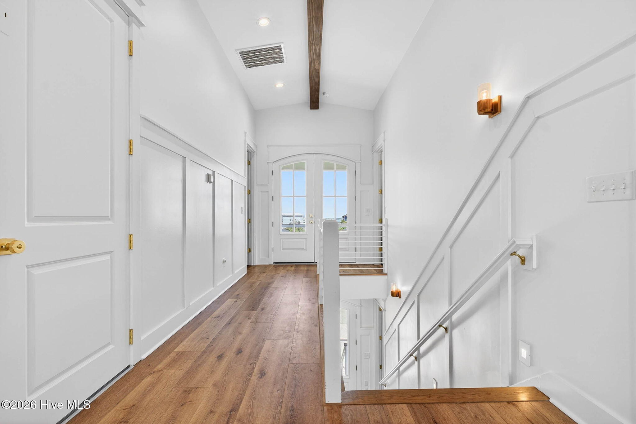 100560531 | Photo 49