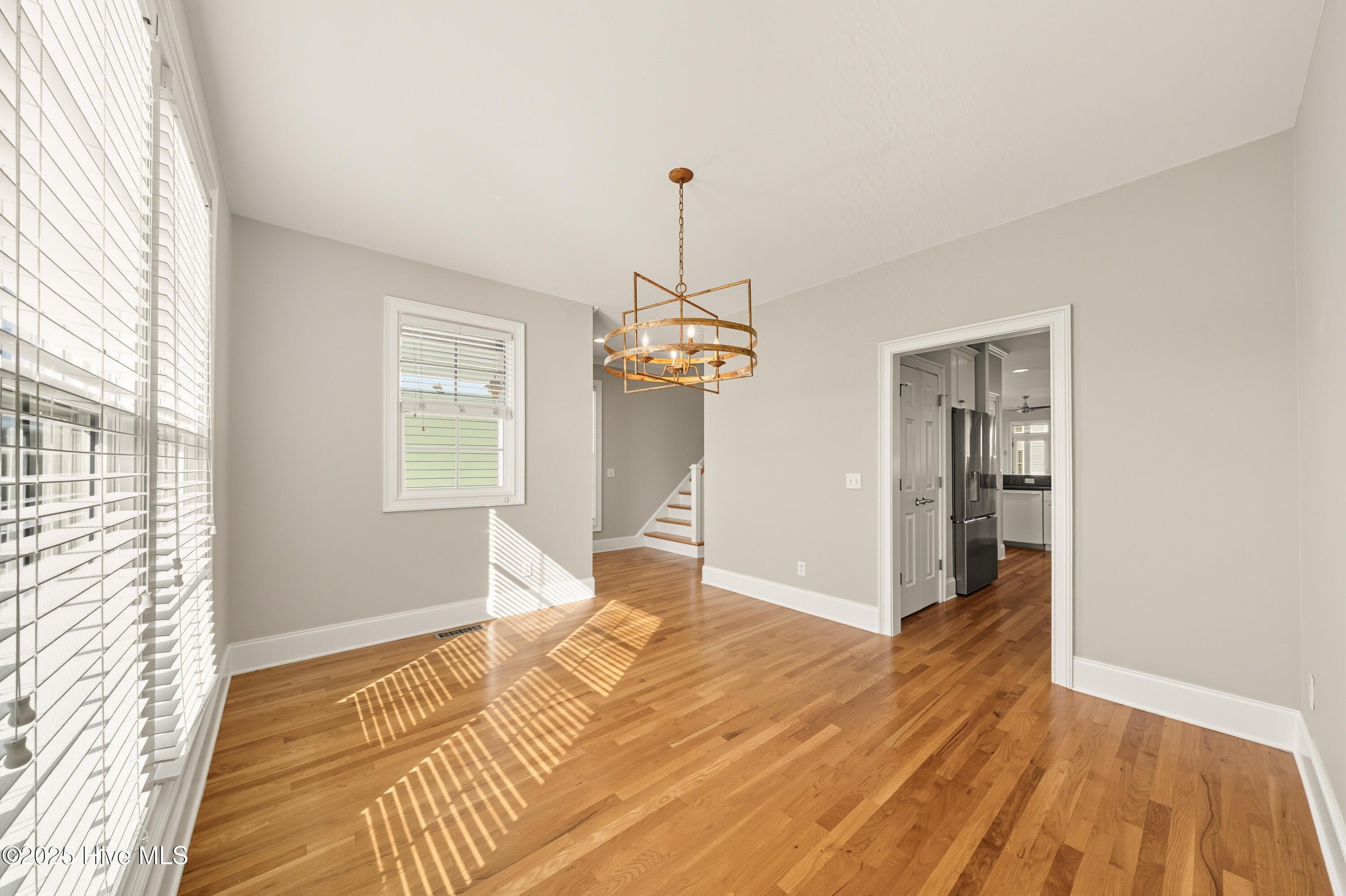 100527237 | Photo 17