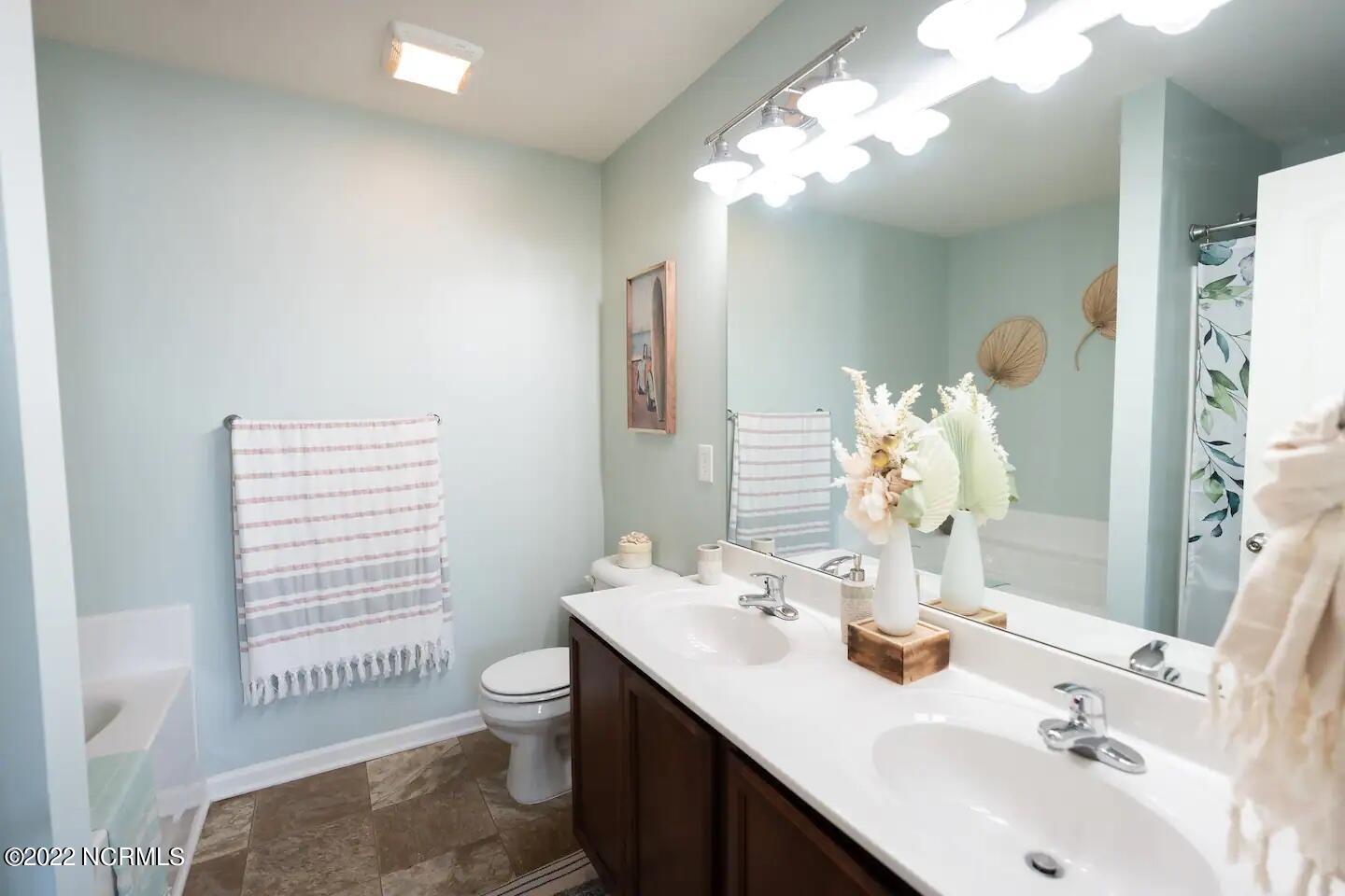 100566513 | Photo 15