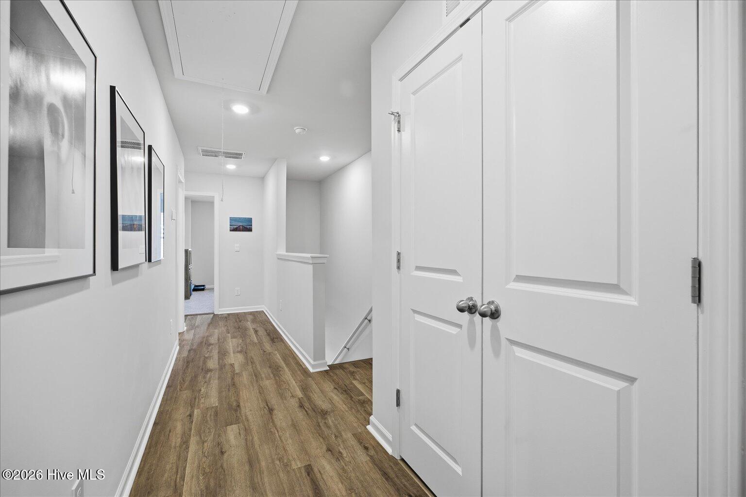 100548049 | Photo 29