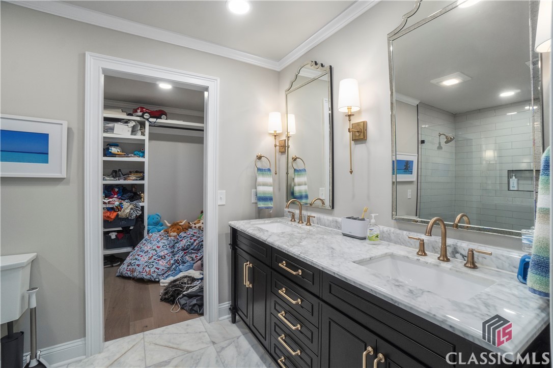 1041 Hollow Creek Way