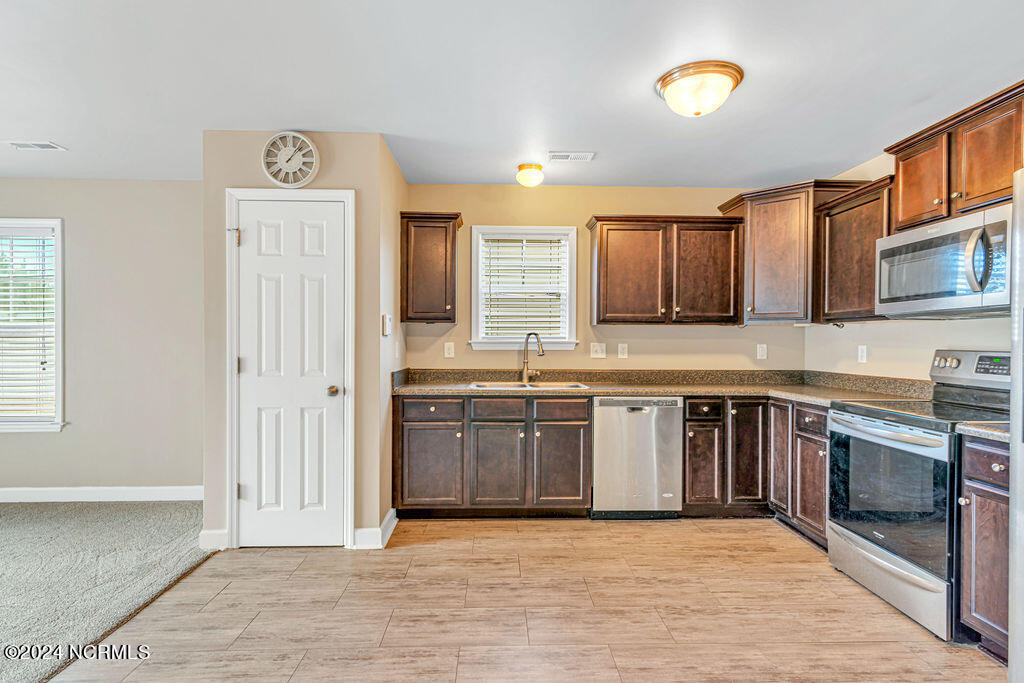 100541107 | Photo 10