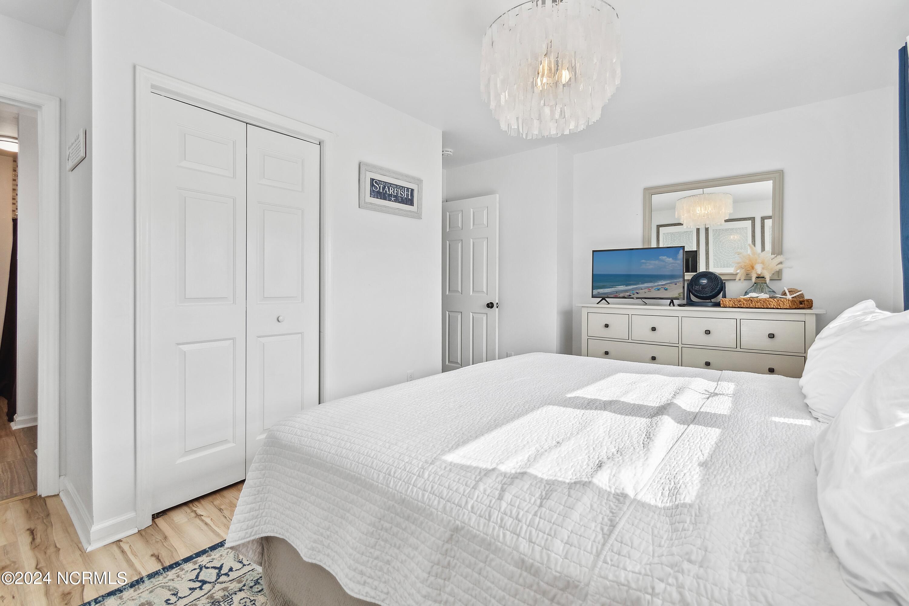 100558410 | Photo 69