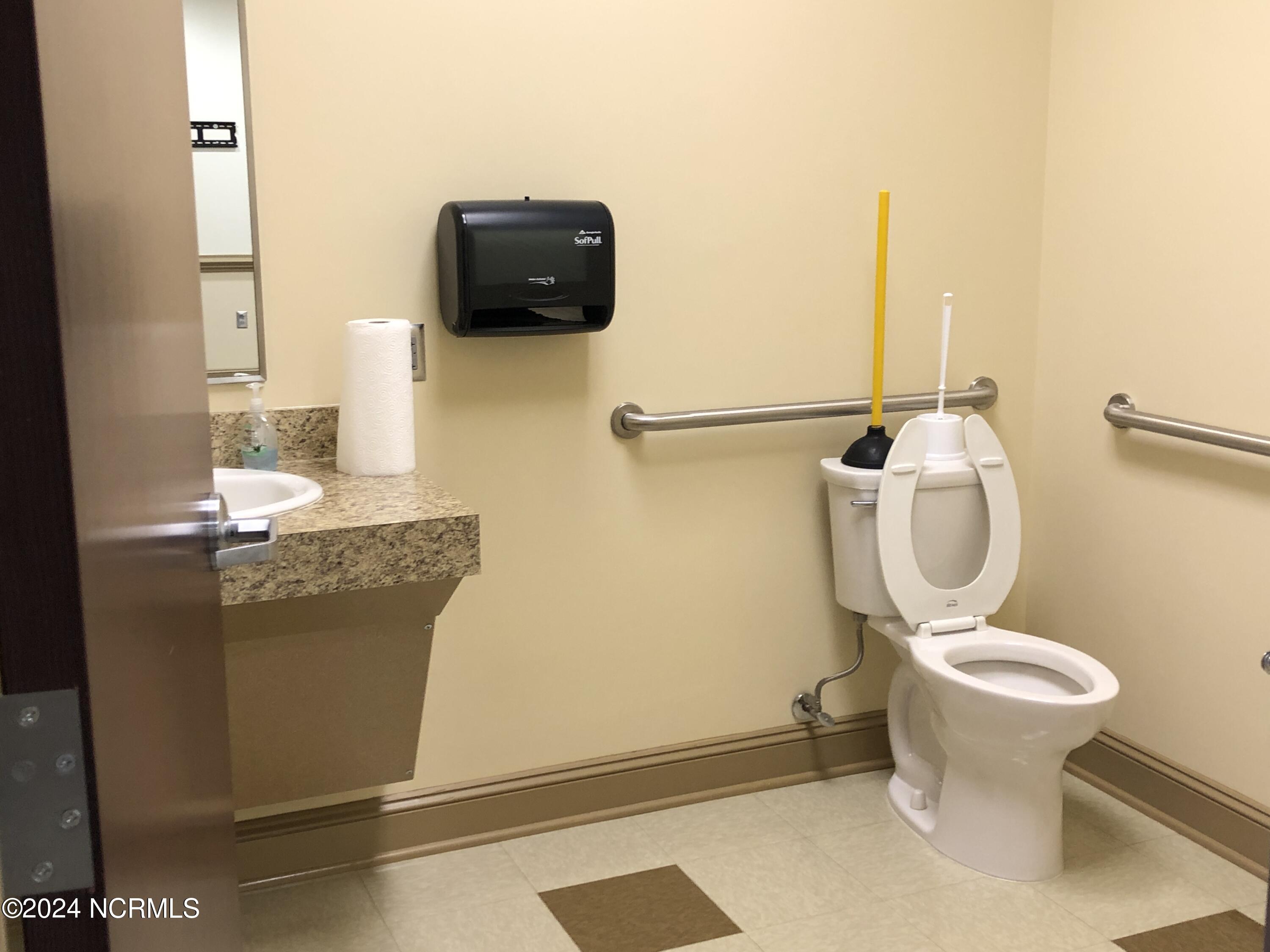 123 Pompano Place UNIT 400, Jacksonville, NC, 28546