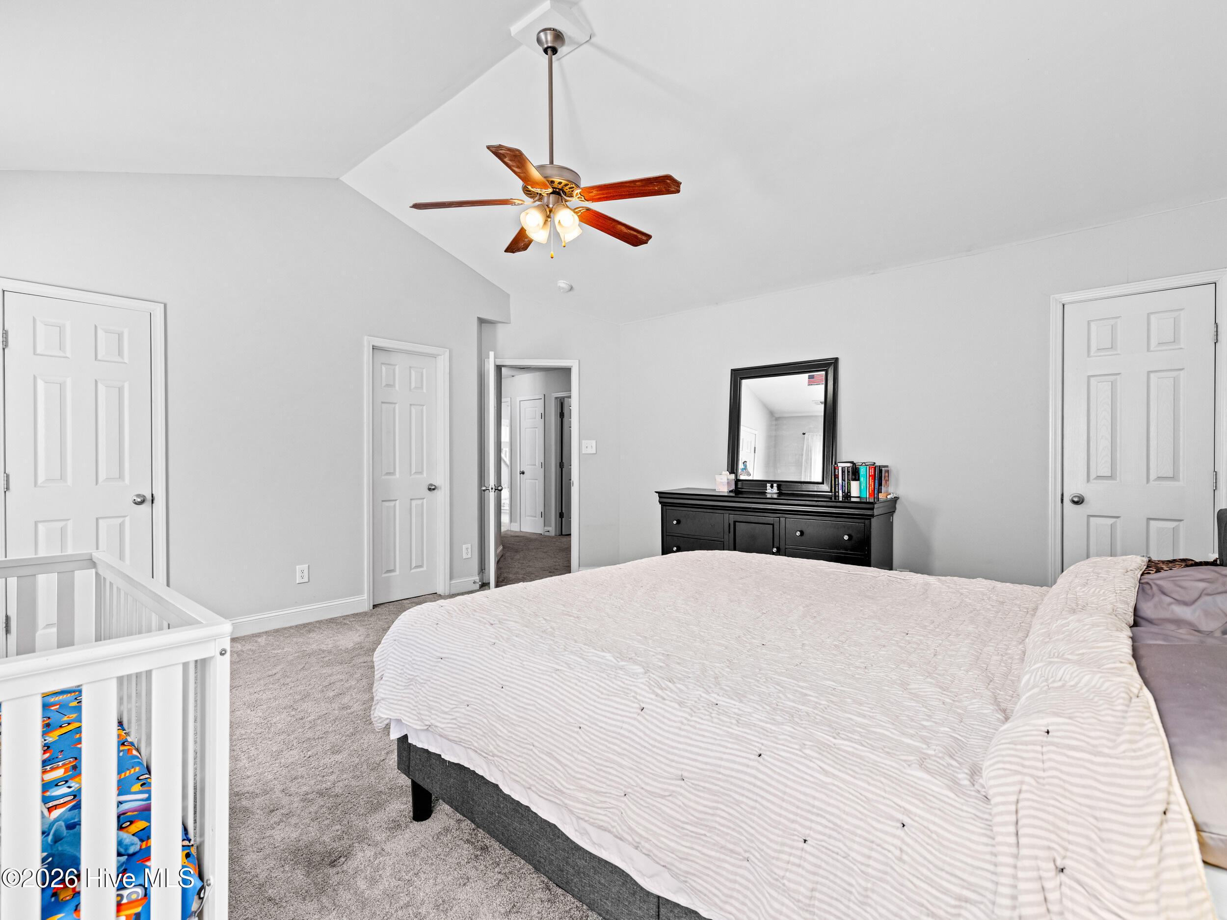 100566997 | Photo 33