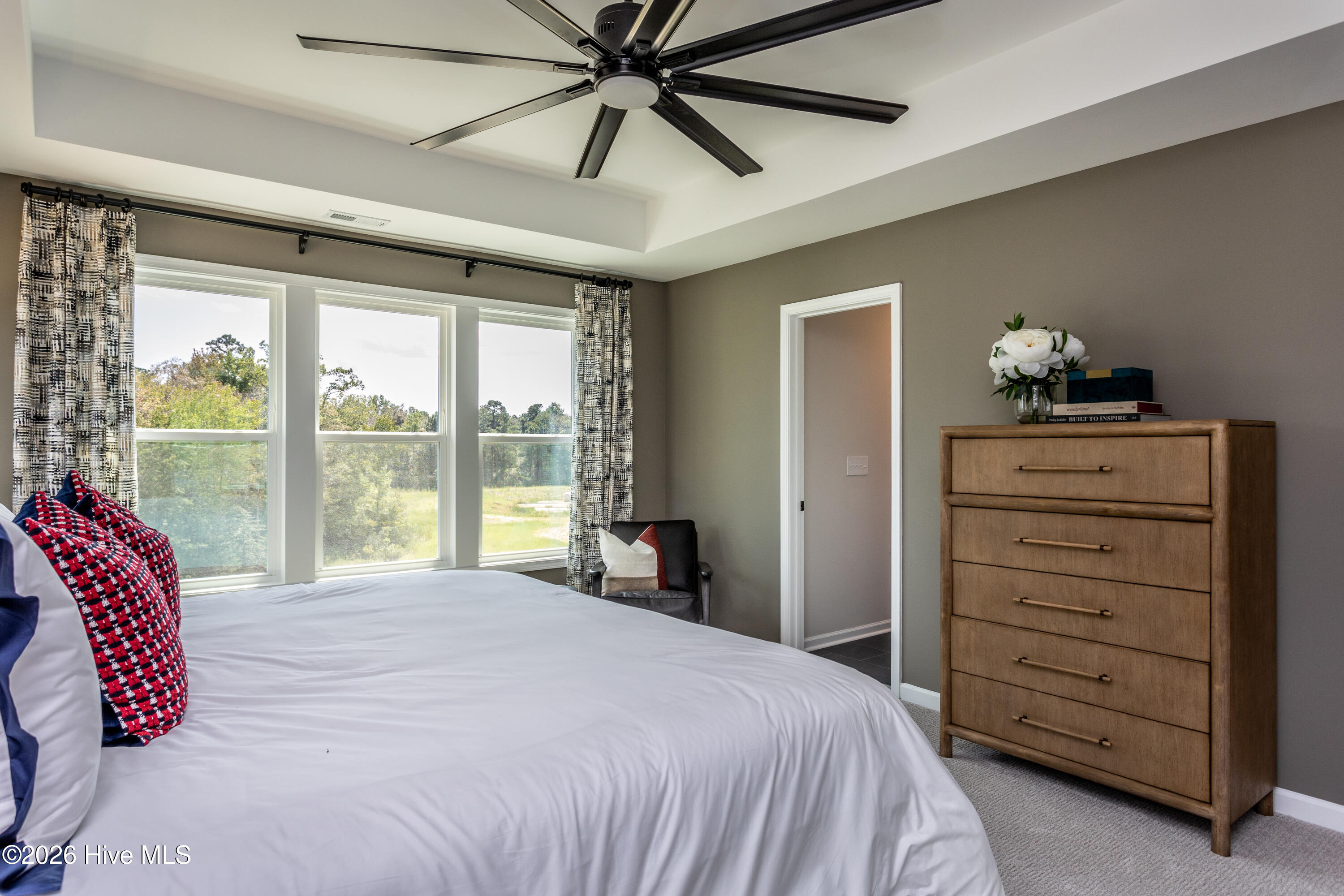 100557977 | Photo 13