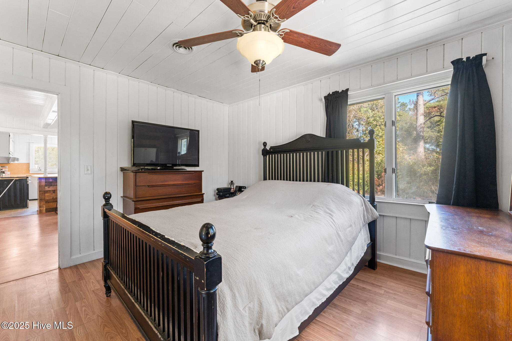 100534083 | Photo 11