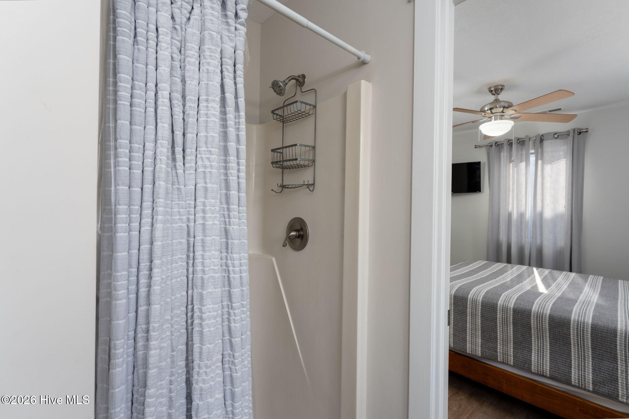 100552725 | Photo 24