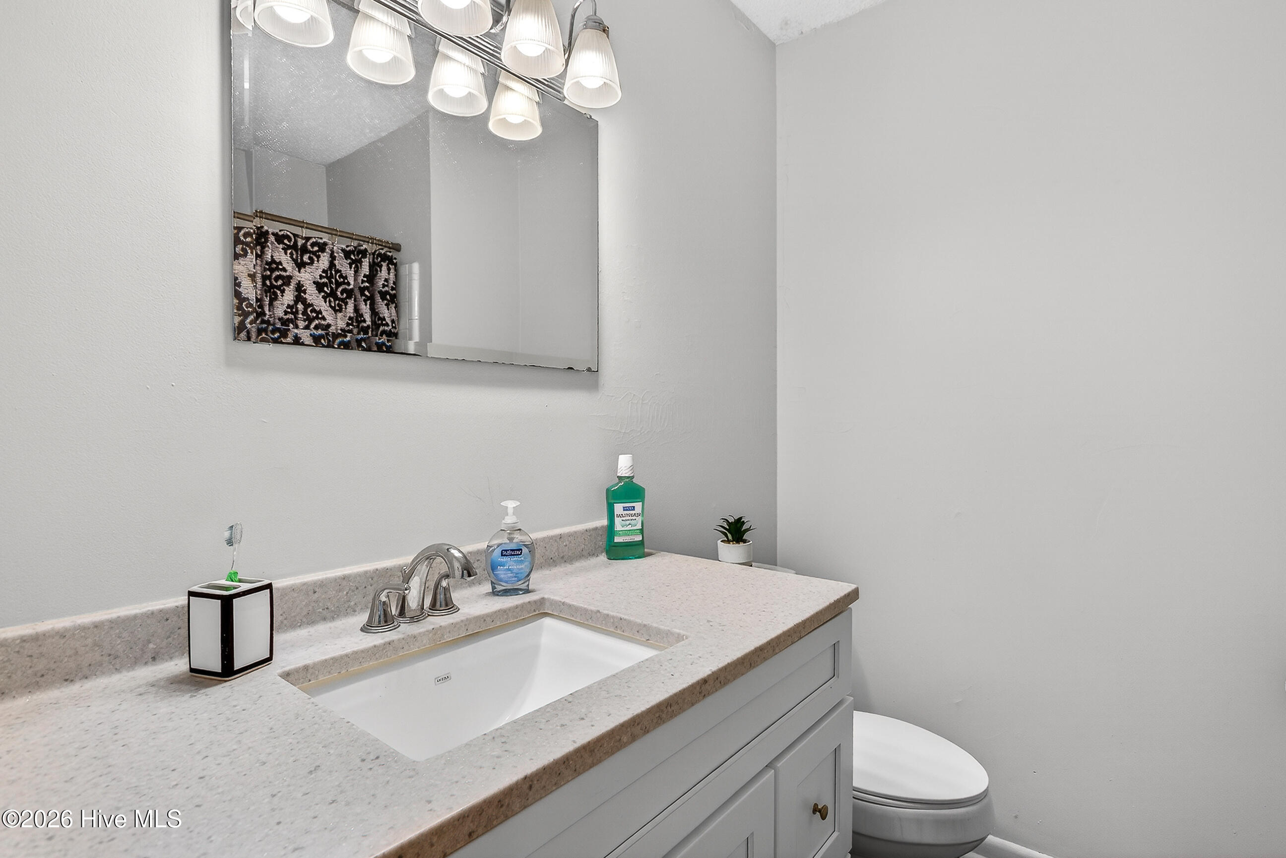 100553454 | Photo 18